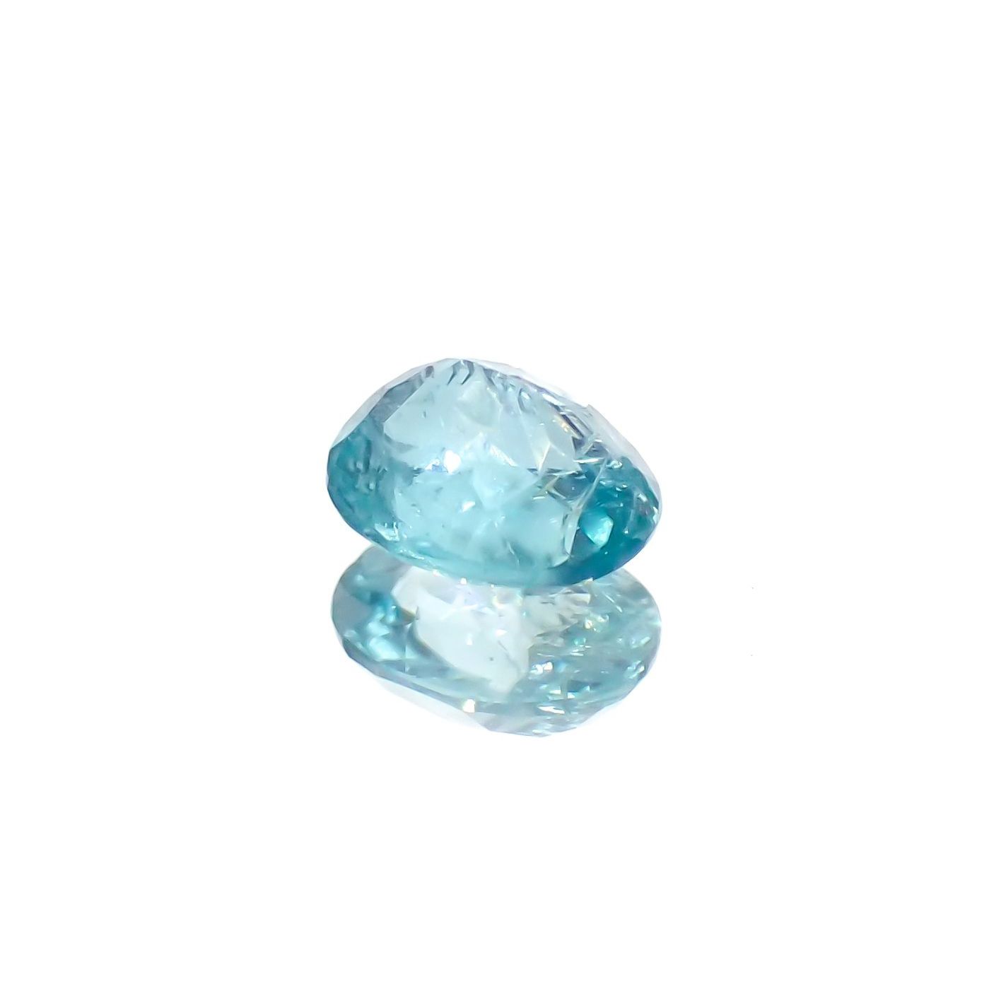 グランディディエライト(宝石名グランディディエライト)マダガスカル産 識別済 0.20ct / 4.3x3.4mm前後 [260420105]