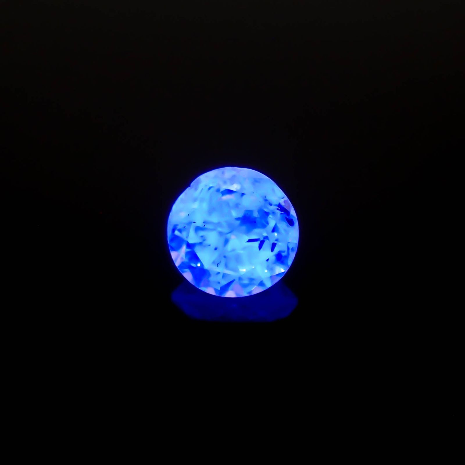 ピンクダイヤモンド(宝石名ダイアモンド I-2/LIGHT PINK) 0.072ct ソ付(CGL)[230321209]2.52x2.56mm前後