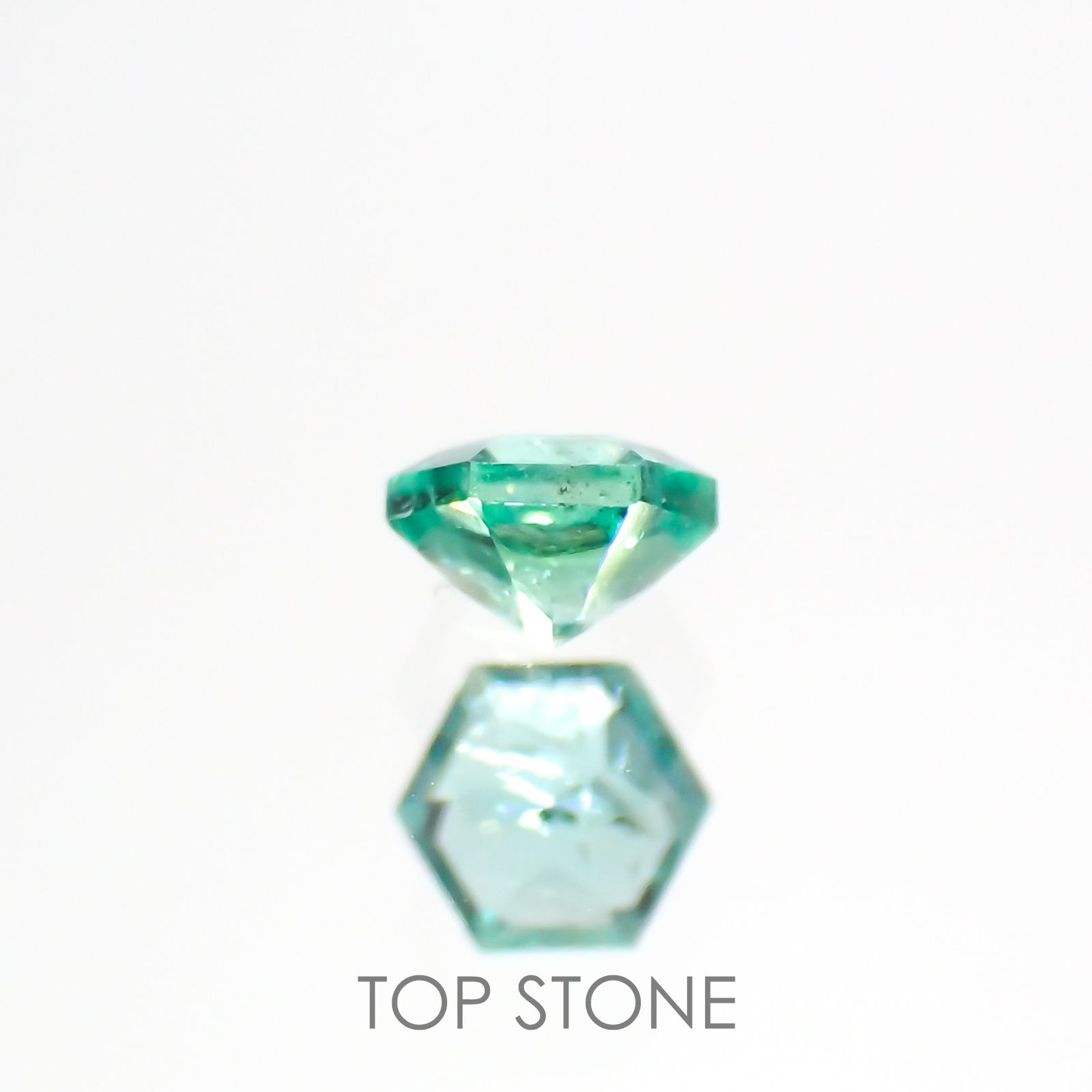 ◇ヘキサゴンカット◇エメラルド(宝石名エメラルド)ザンビア産 0.13ct 識別済[220115193]3.1x3mm前後