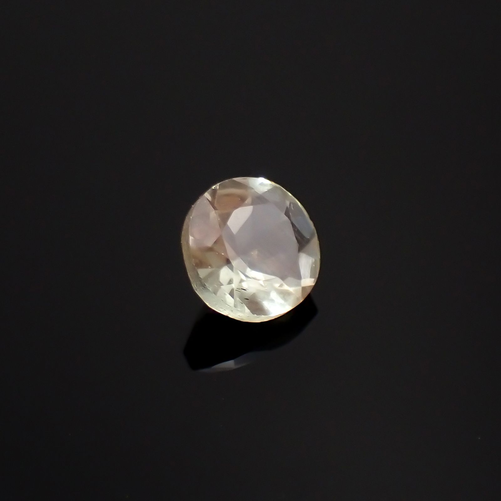 バイカラーオレゴンサンストーン(宝石名バイカラー・ラブラドライト)アメリカ・オレゴン州産 0.47ct 識別済[231124122]5.1x5.1mm前後