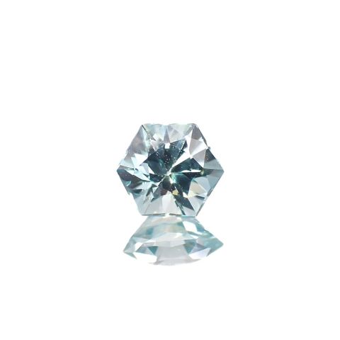 ◇ヘキサゴンカット◇アイスブルージルコン(宝石名ジルコン)カンボジア産 0.79ct 識別済[230320856]4.8x4.7mm前後