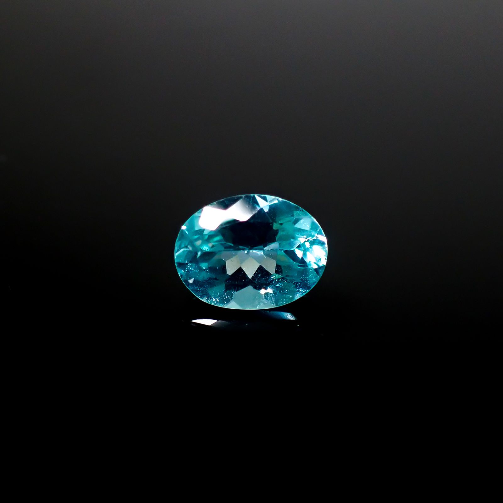 アパタイト アフリカ産 1.27ct [241229516]7.9x6mm前後