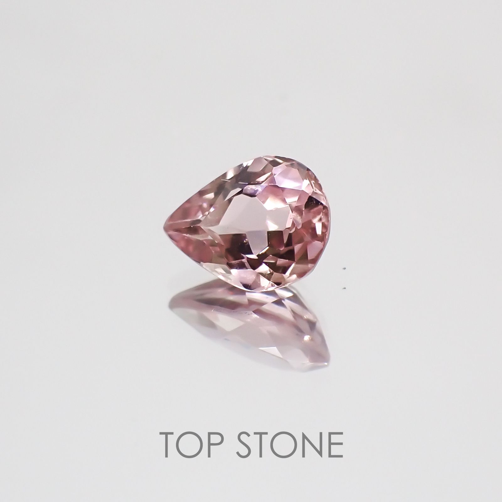 カラーチェンジマラヤガーネット タンザニア産 ルース 0.9ct[21029647]7.1×5.3mm前後