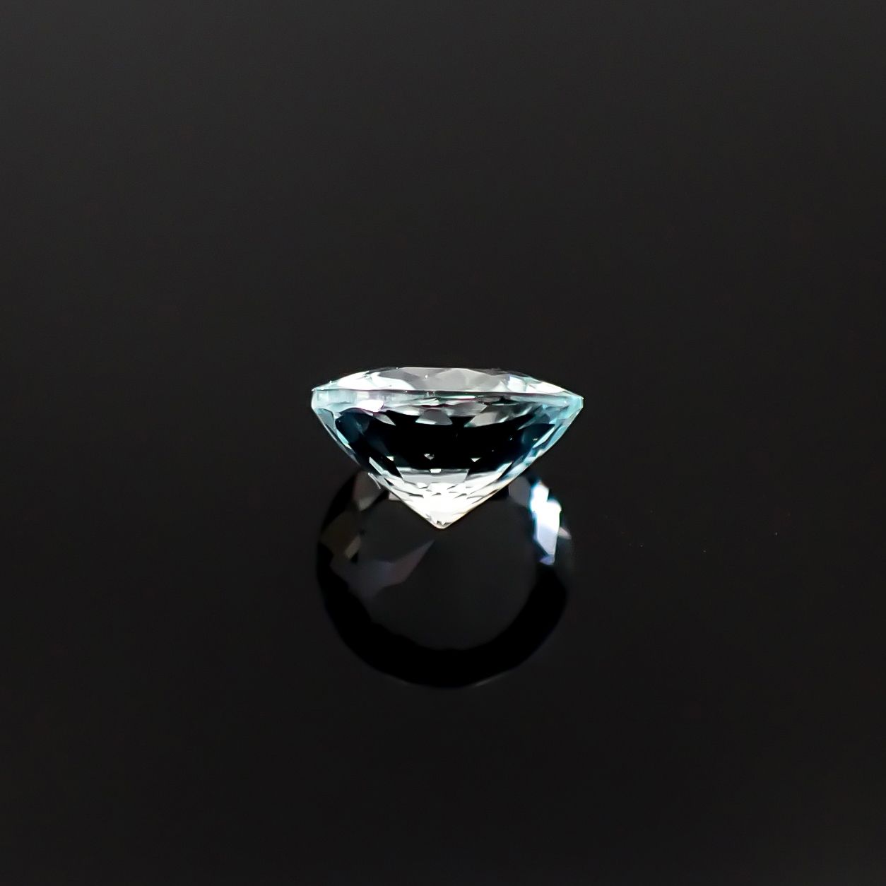 モンテブラサイト(宝石名モンテブラサイト)マダガスカル産 0.83ct 識別済[241229660]6.3x6.3mm前後