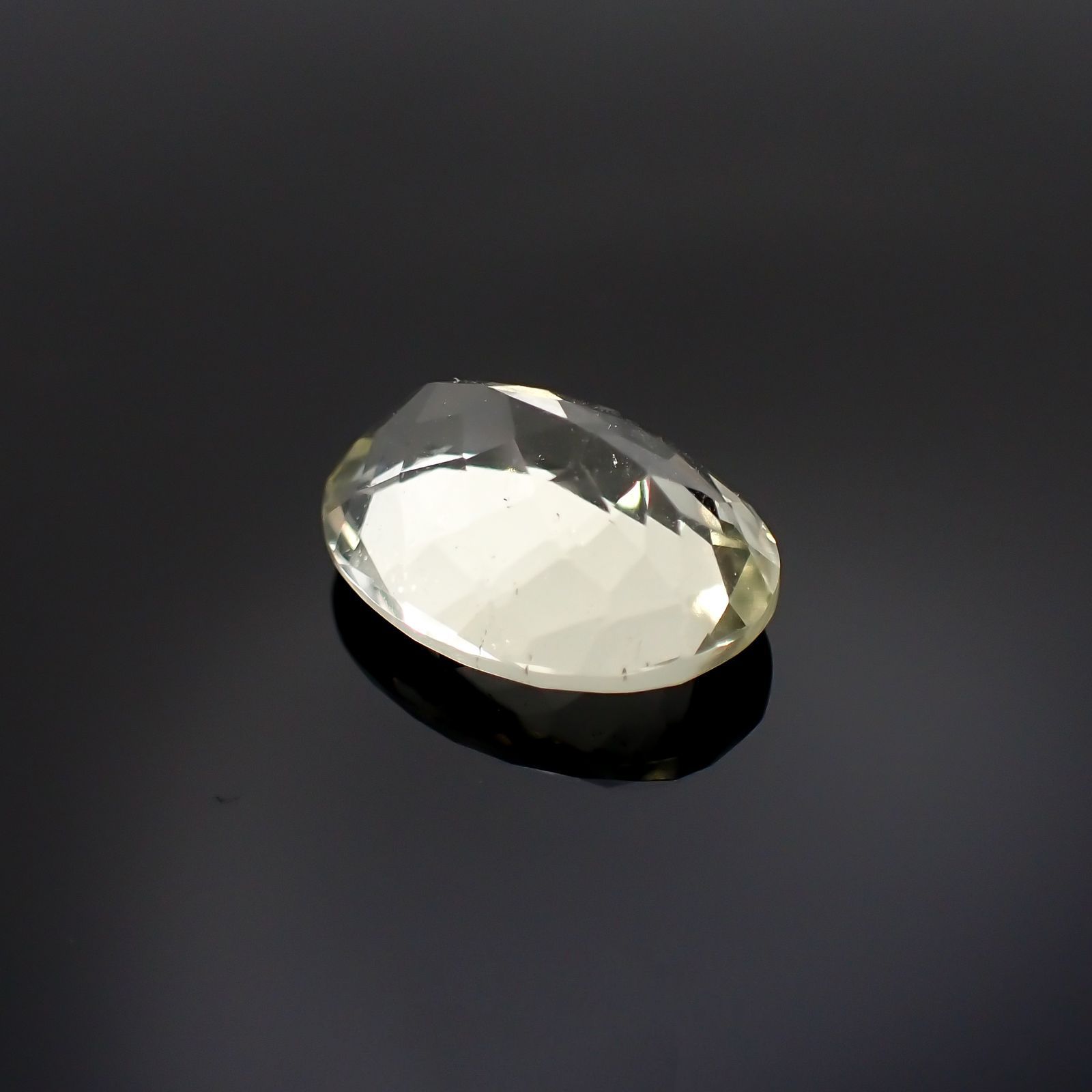 リビアングラス(宝石名インパクトガラス(衝撃溶融ガラス))発見地：エジプト・リビア砂漠 6.74ct 識別済[211213797]16x12.1mm前後