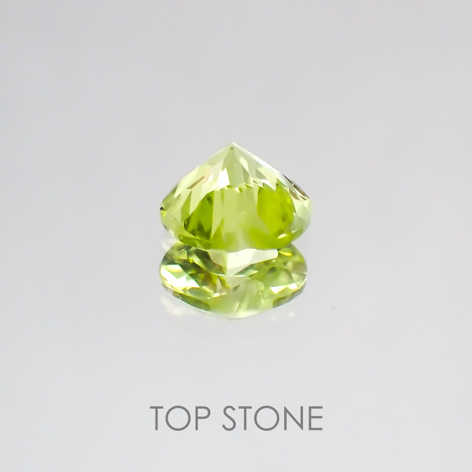 パロットクリソベリル インド産 ルース 0.34ct[20128562]4.2×4.3mm前後