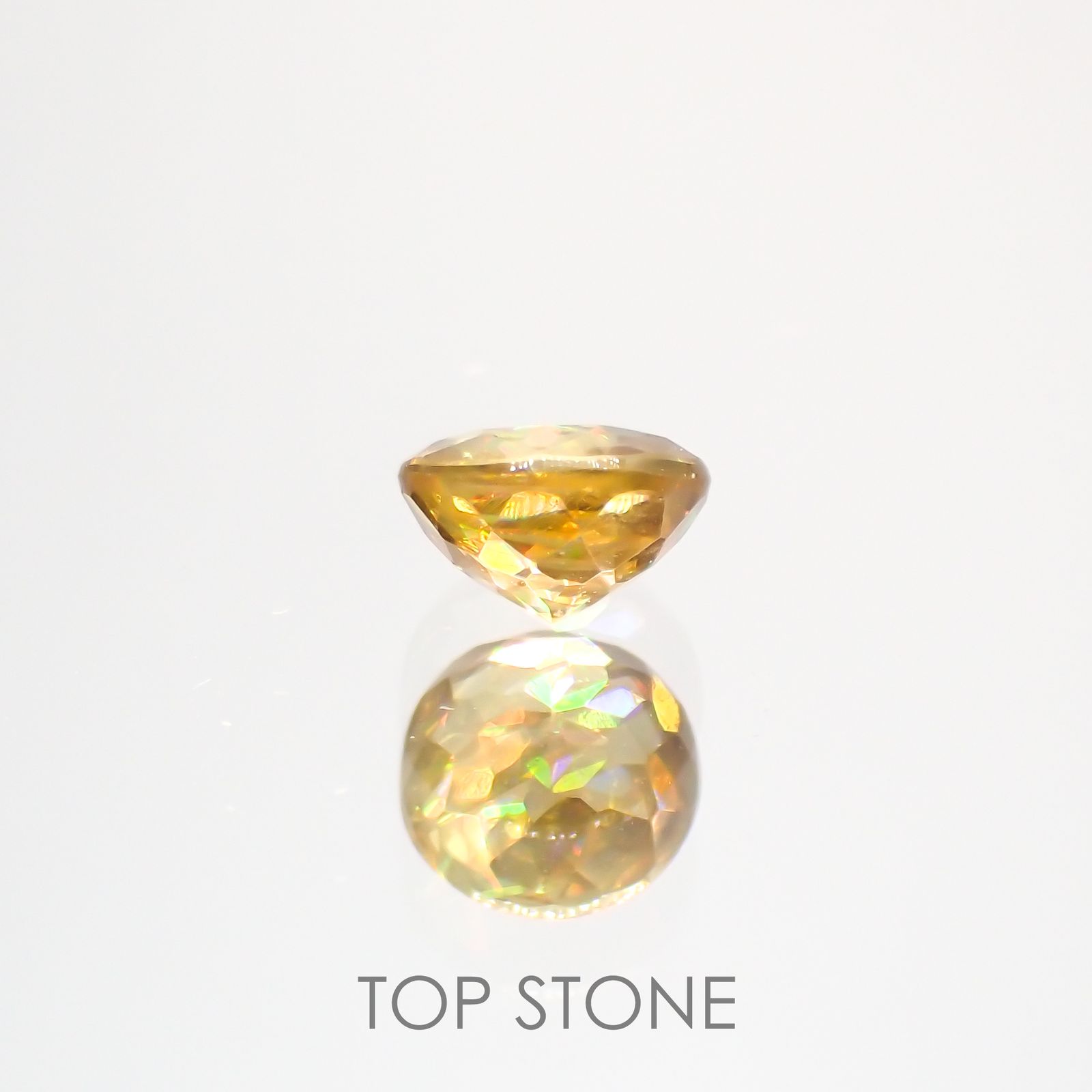 ゴールデンスフェーン(宝石名スフェーン) マダガスカル産 0.55ct 識別済[210812764]4.8×4.8mm前後