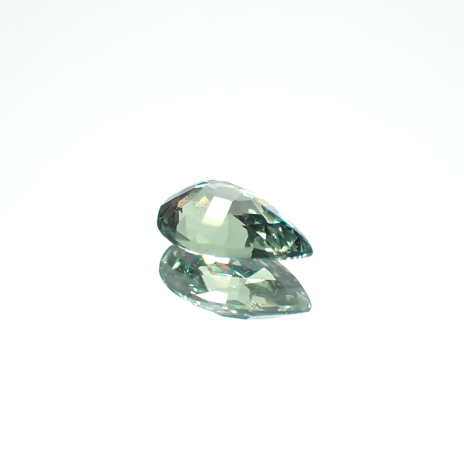 アレキサンドライト(宝石名アレキサンドライト)タンザニア産 0.28ct 識別済[230321348]5.3x3.3mm前後