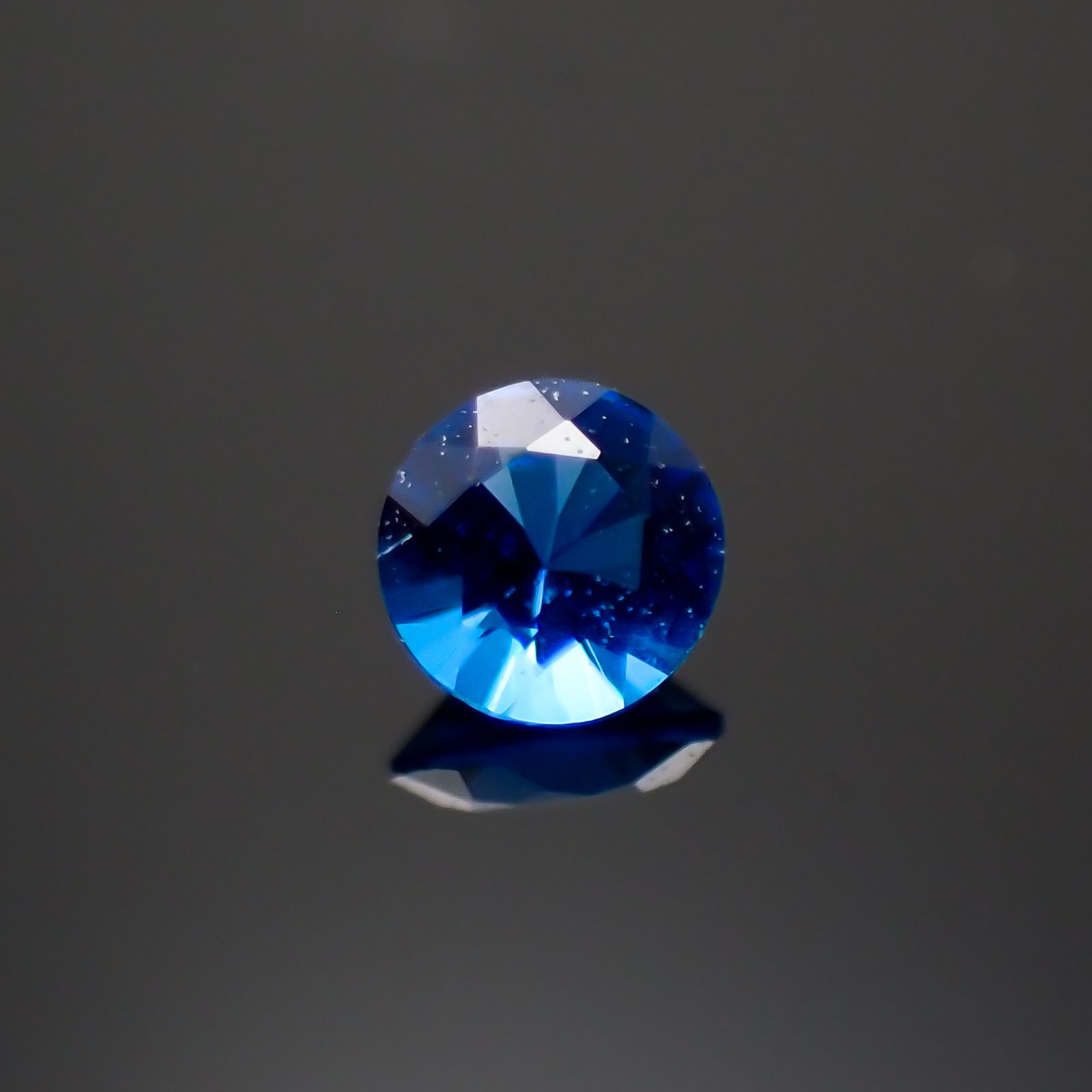 アウイナイト フルオレッセンス ドイツ産 0.023ct[230923426]2x2mm前後