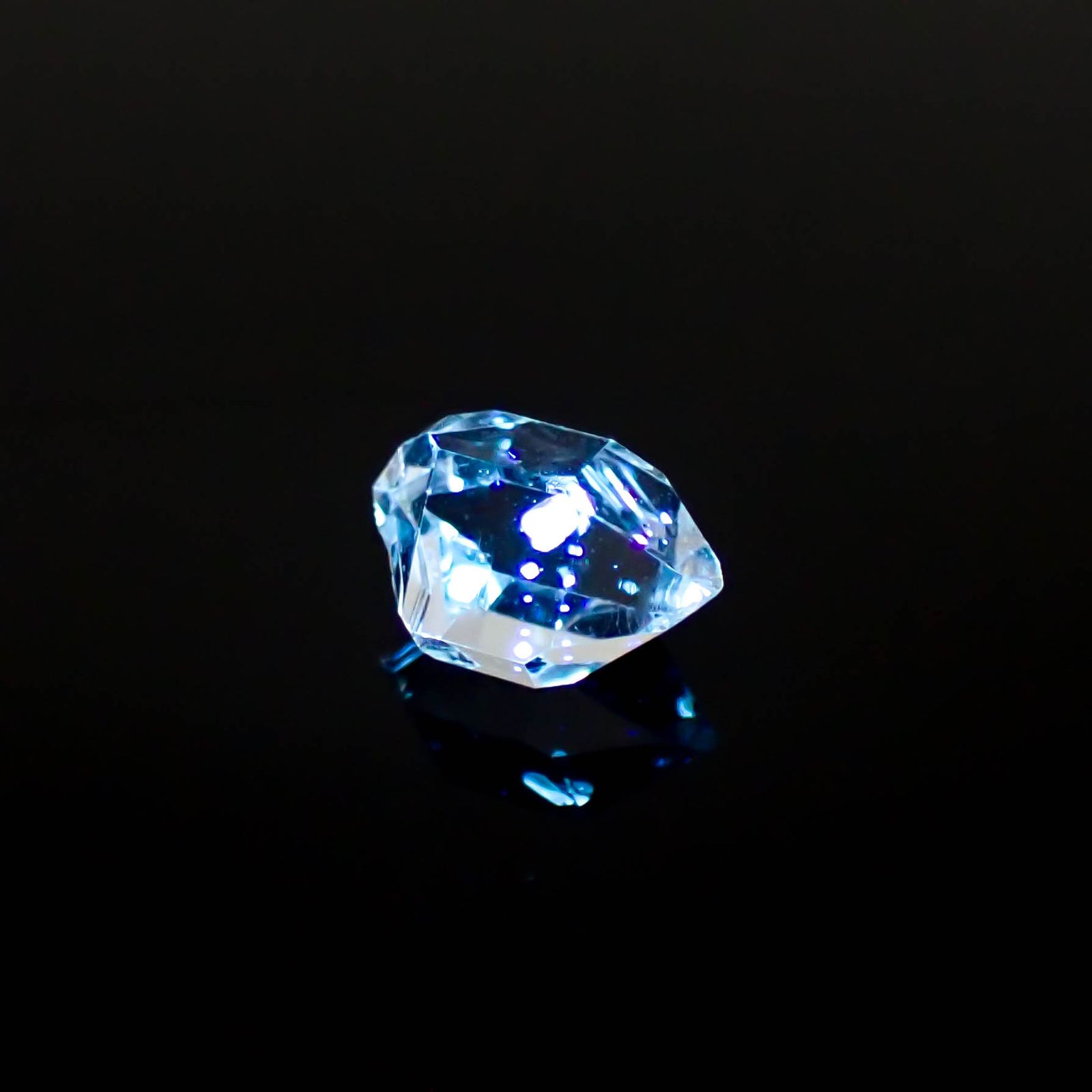 オイルインクォーツ原石 パキスタン産 1.26ct[240828669]8.5x5.6mm前後