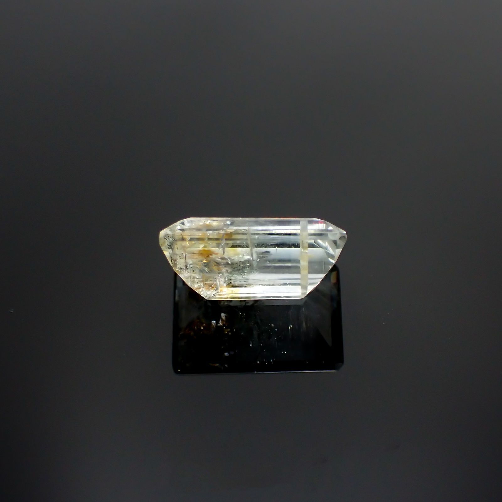 オーロラアクアマリン(宝石名アクアマリン) ブラジル産 3.88ct 識別済[210812718]11.6×7.7mm前後