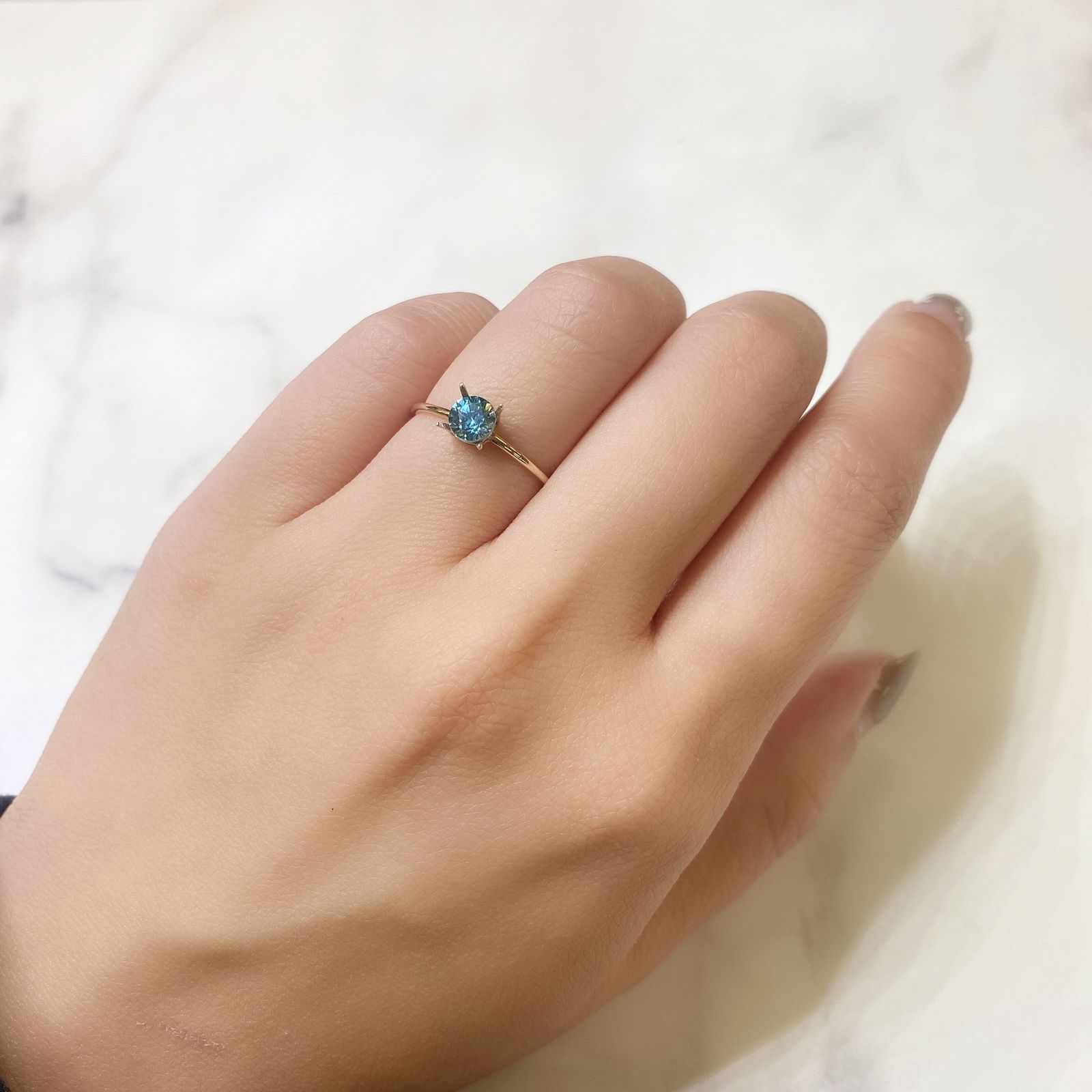 ブルージルコン(宝石名ジルコン) カンボジア産 0.72ct 識別済[211013448]4.9×4.9mm前後