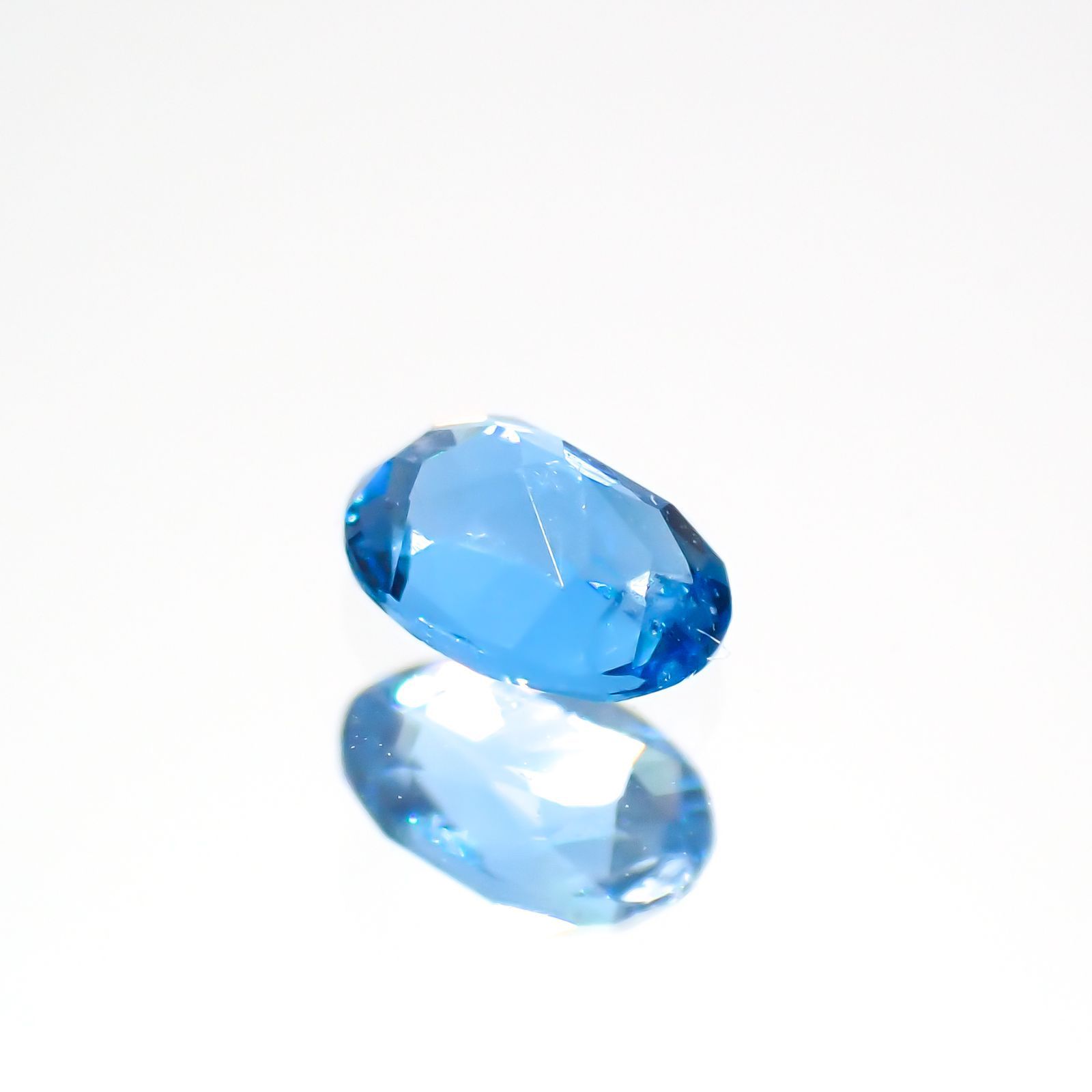 アウイナイト フルオレッセンス(宝石名アウイナイト)ドイツ産 0.12ct 識別済[220115288]4x2.7mm前後