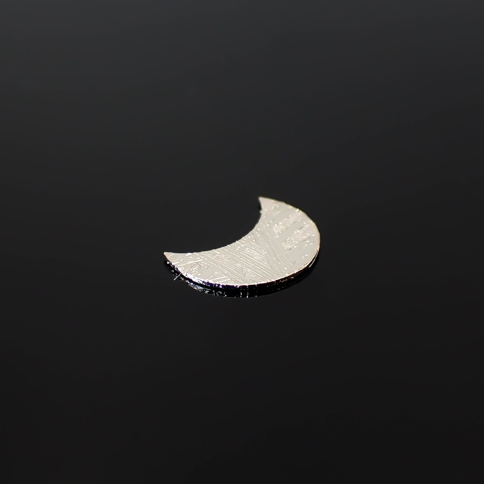 ◇カスタムカット・ムーン◇アルタイ隕石 発見地：中国 0.81ct [250330009]9.9x7.4mm前後