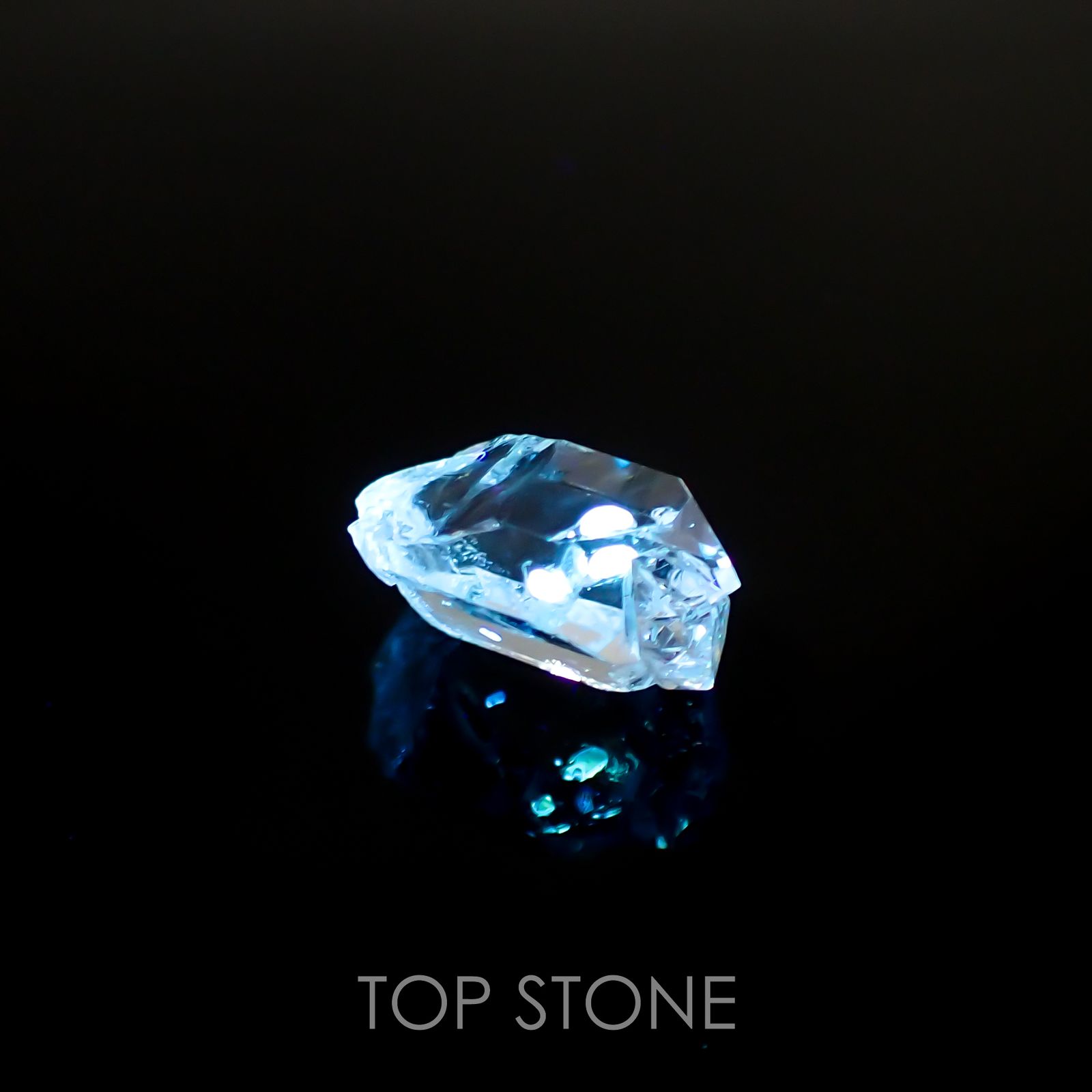 オイルインクォーツ 原石パキスタン産 5.59ct[220515869]13.4x8.9mm前後