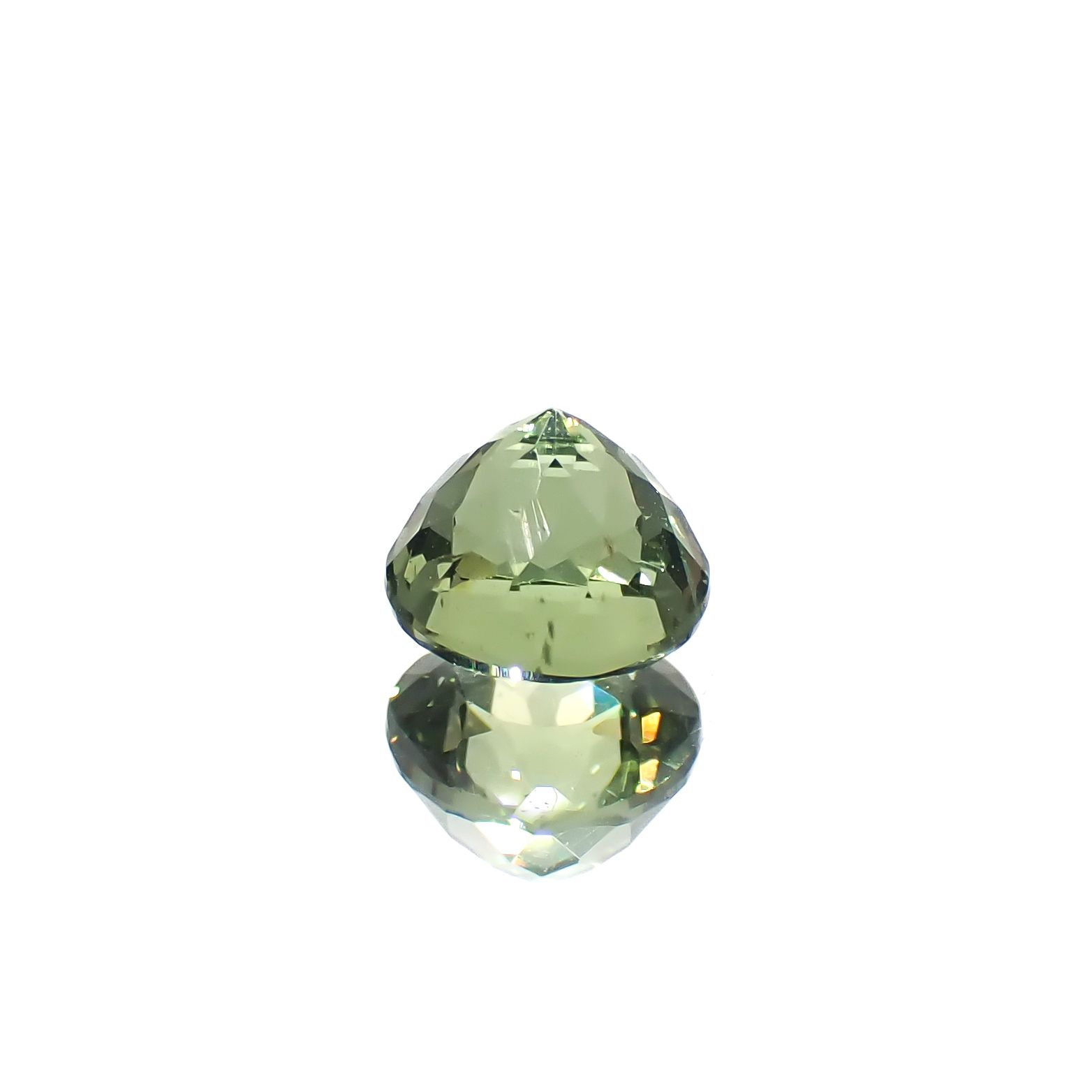 グリーンアパタイト マダガスカル産 0.88ct [241129484]5.5x5.5mm前後