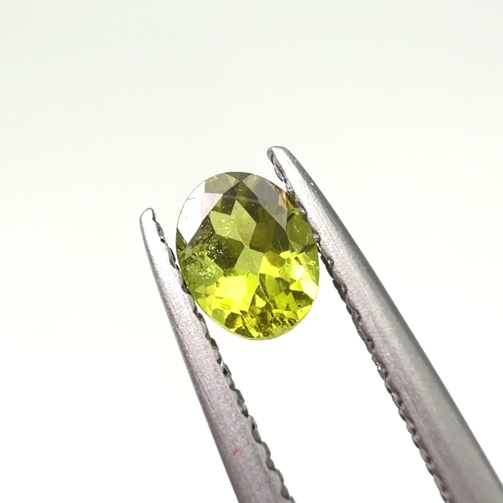 ベスビアナイト(宝石名アイドクレース)ケニア産 識別済 0.49ct / 5.2