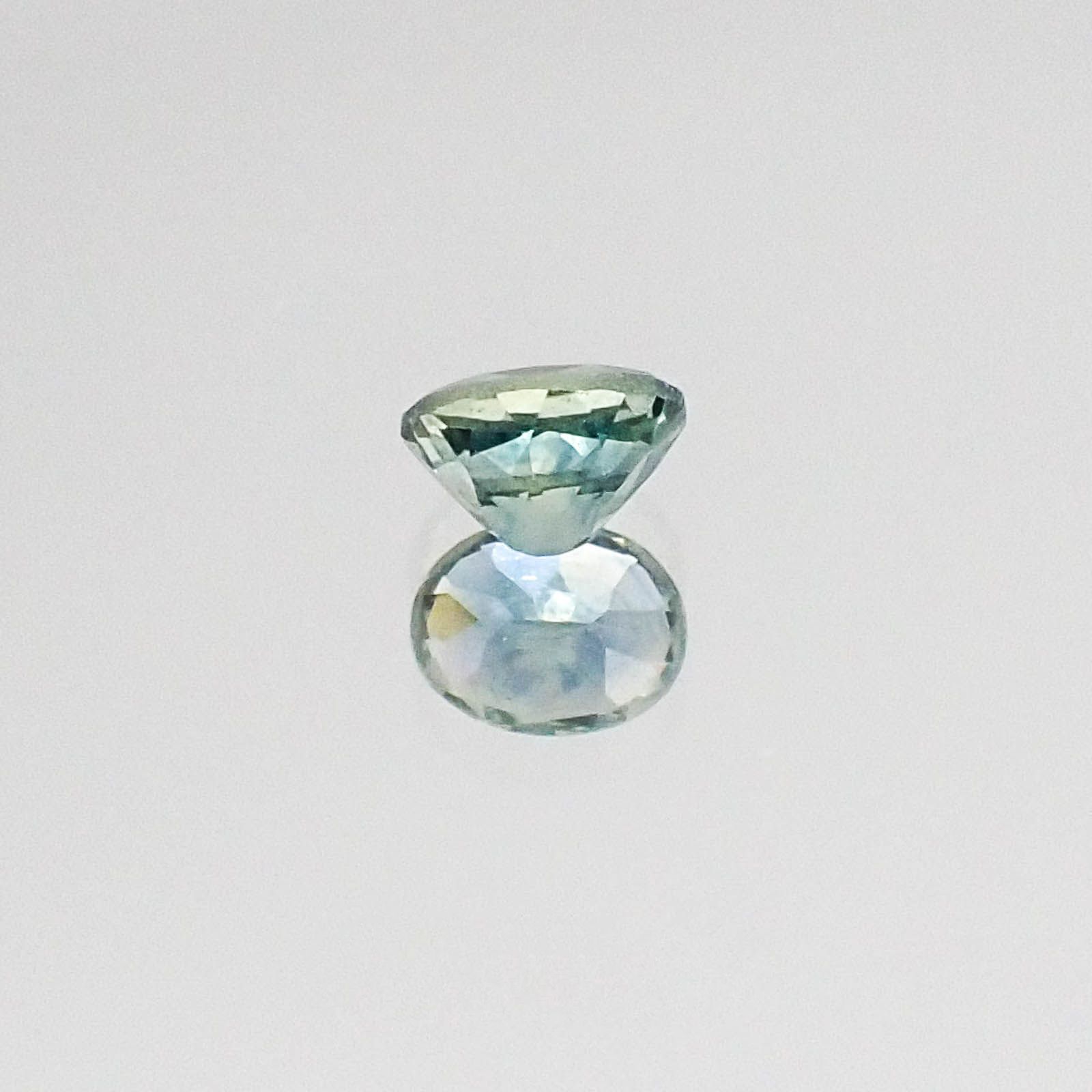 モンタナサファイア アメリカ産 ルース 0.24ct[20073890]3.9×3.1mm前後