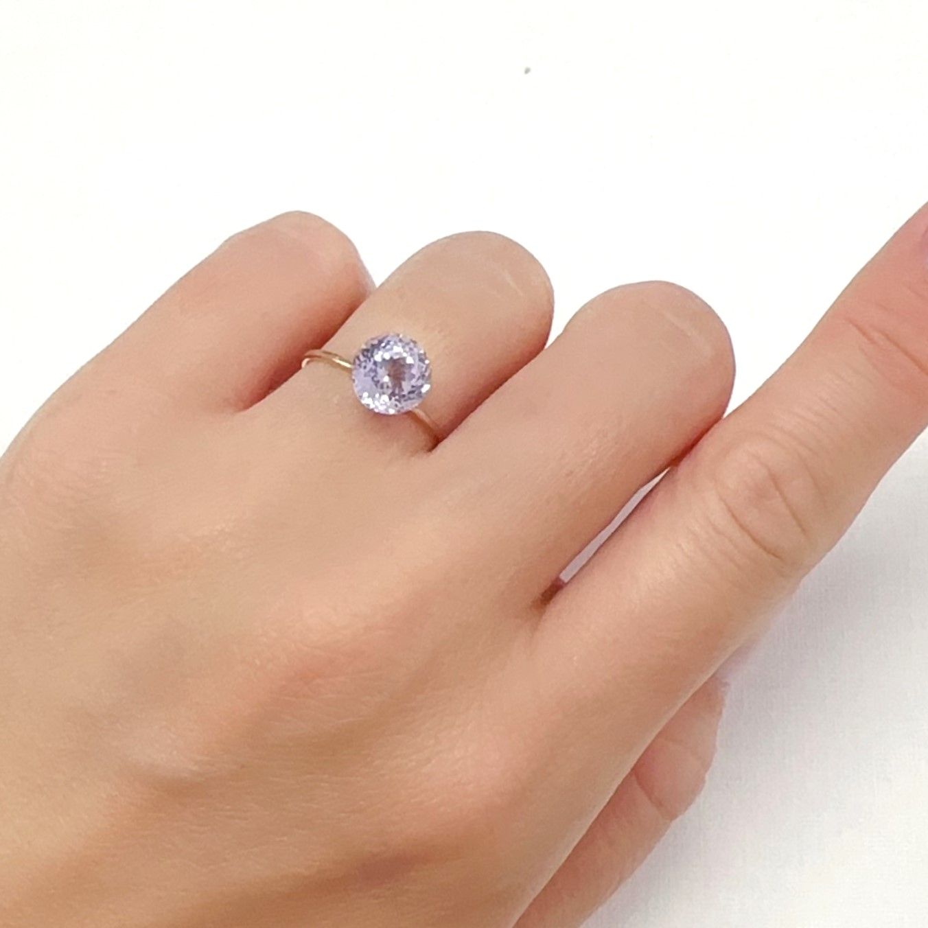 クンツァイト アフガニスタン産 2.67ct[240125357]8.2x8.1mm前後