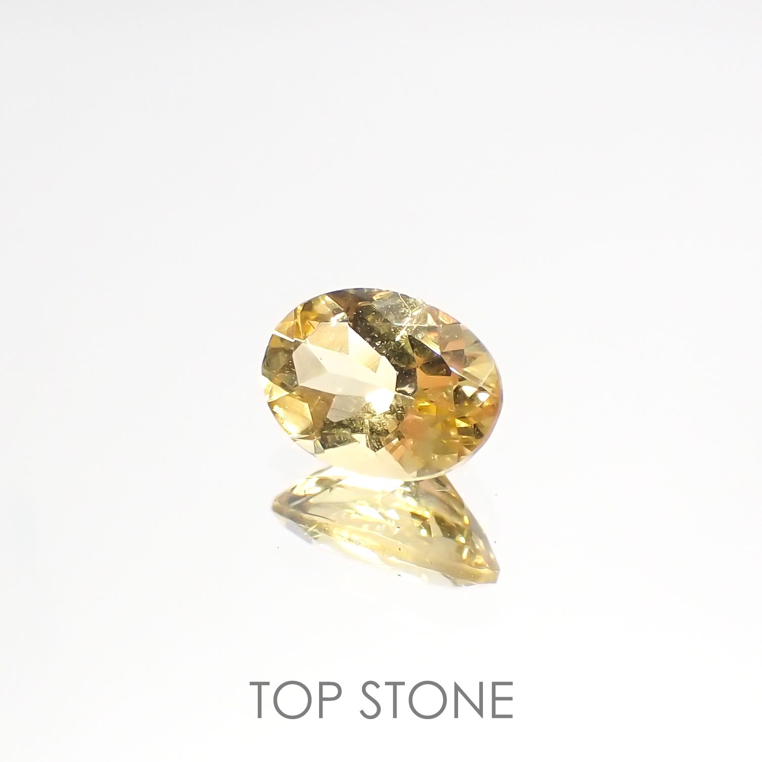 イエローベリル(宝石名イエロー・ベリル)ブラジル産 0.73ct 識別済[220515858]7.1x5.1mm前後