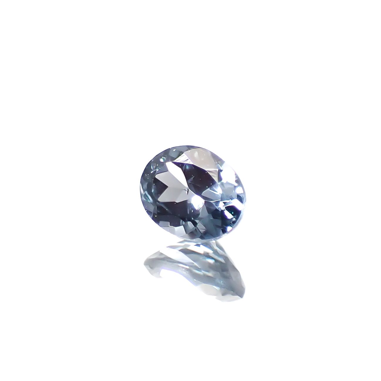 ベキリーブルーガーネット（カラーチェンジガーネット アレキタイプ） マダガスカル・ベキリー産 0.20ct [241229616]3.9x3mm前後