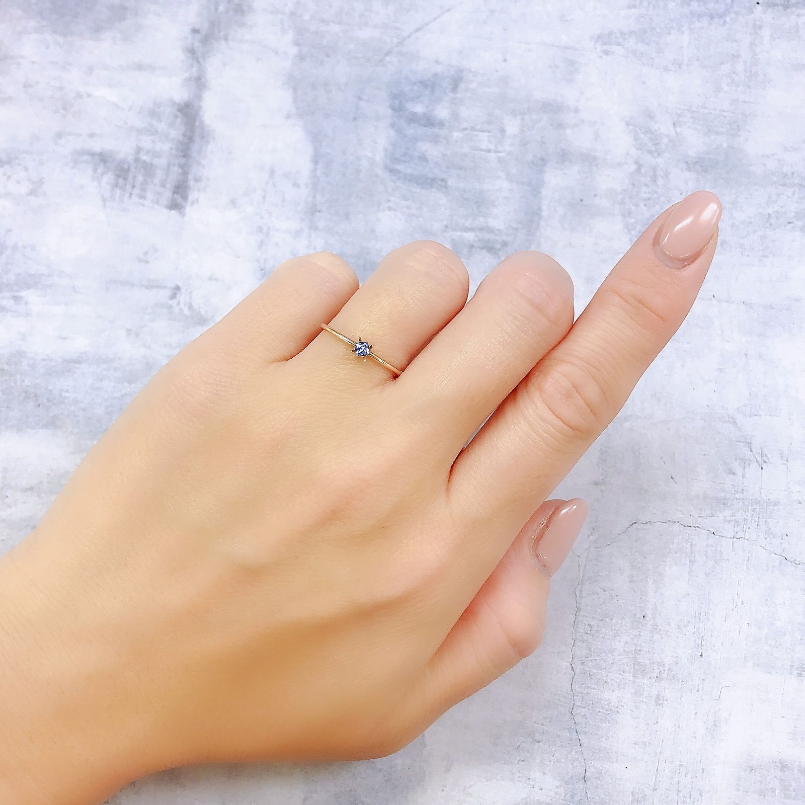 ◇プリンセスカット◇ベニトアイト アメリカ・カリフォルニア州産 0.061ct [221219600]2.2x2.2mm前後