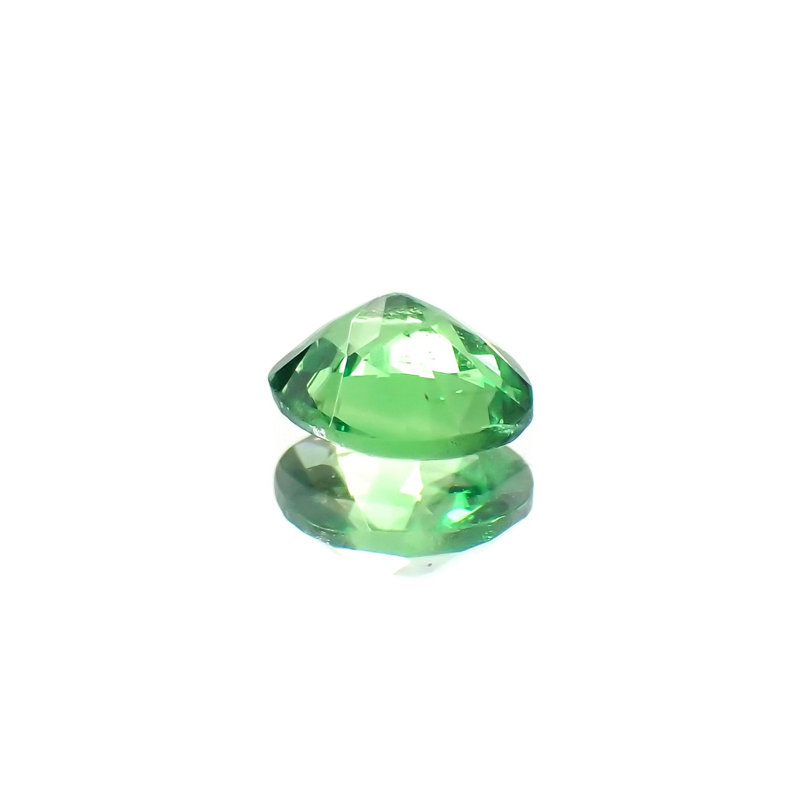 ツァボライト(宝石名ガーネット)タンザニア産 0.25ct 識別済[251018725]4.5x3.4mm前後