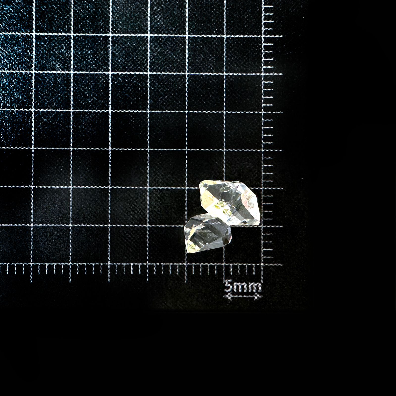 オイルインクォーツ原石 パキスタン産 3.16ct[240828664]10.6x8.6mm前後