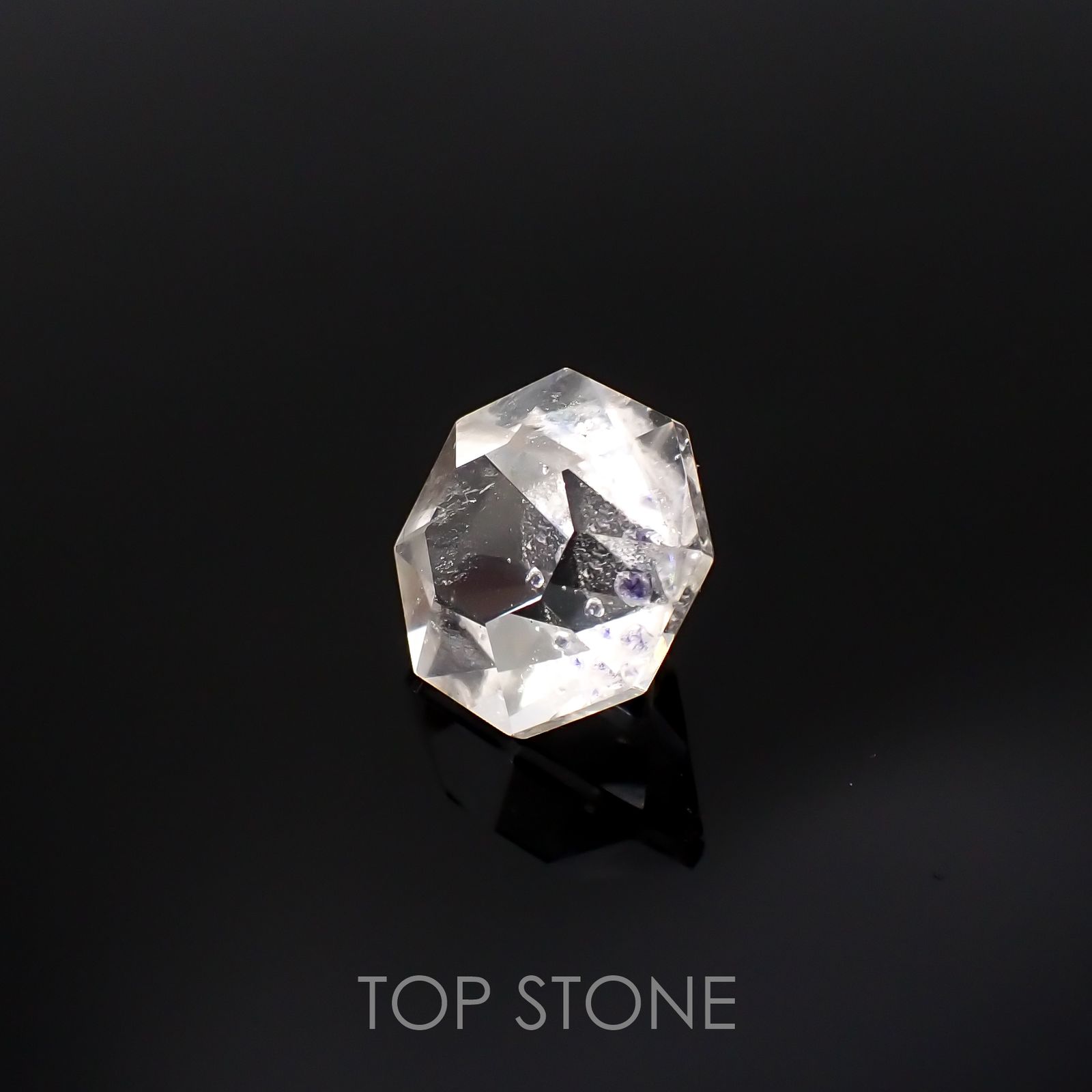 ◇オクタゴンカット◇フローライトインクォーツ マダガスカル産 14.64ct[220515707]15.2x15.1mm前後