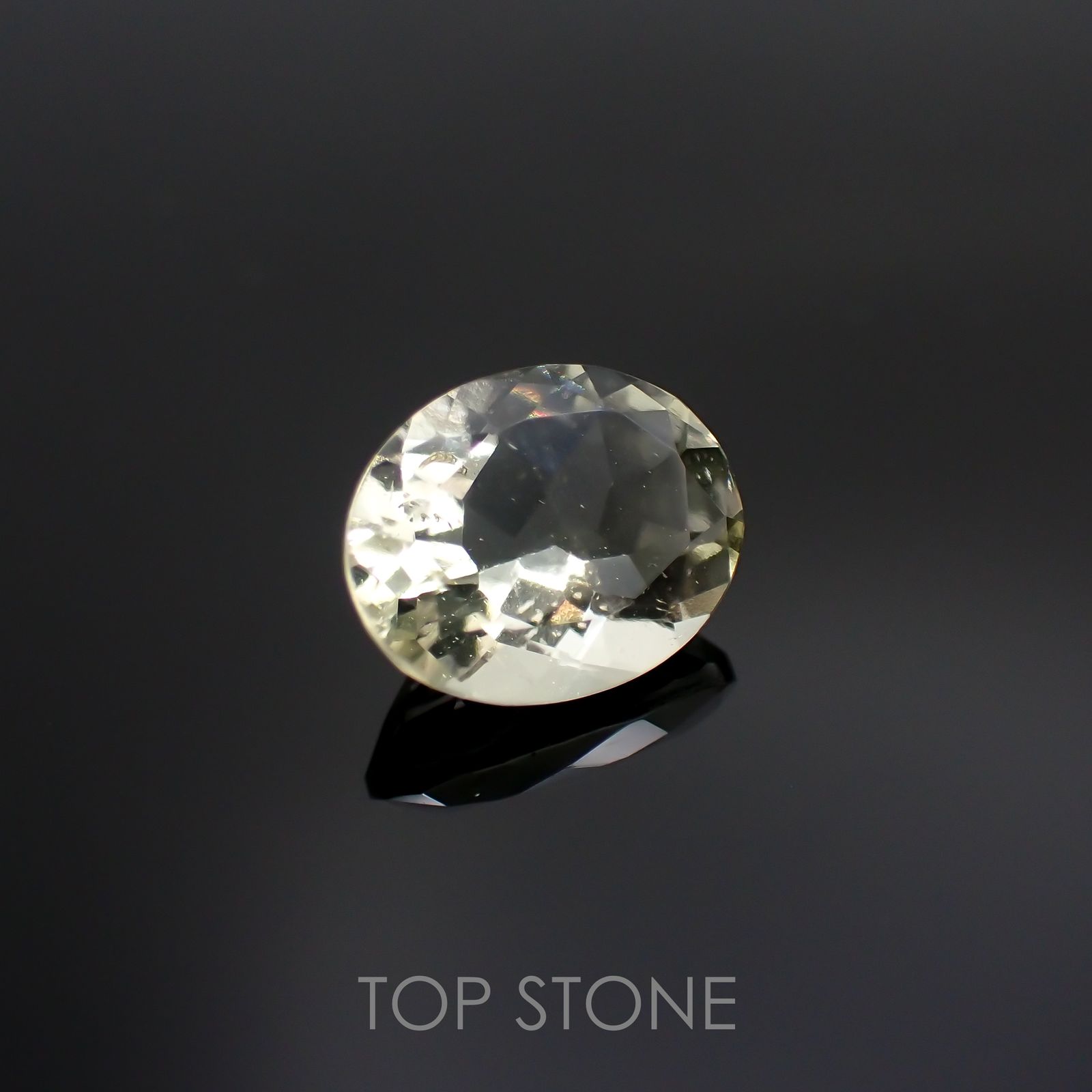 リビアングラス(宝石名インパクトガラス(衝撃溶融ガラス))エジプト・リビア砂漠産 1.94ct 識別済[211213786]10.1x8mm前後