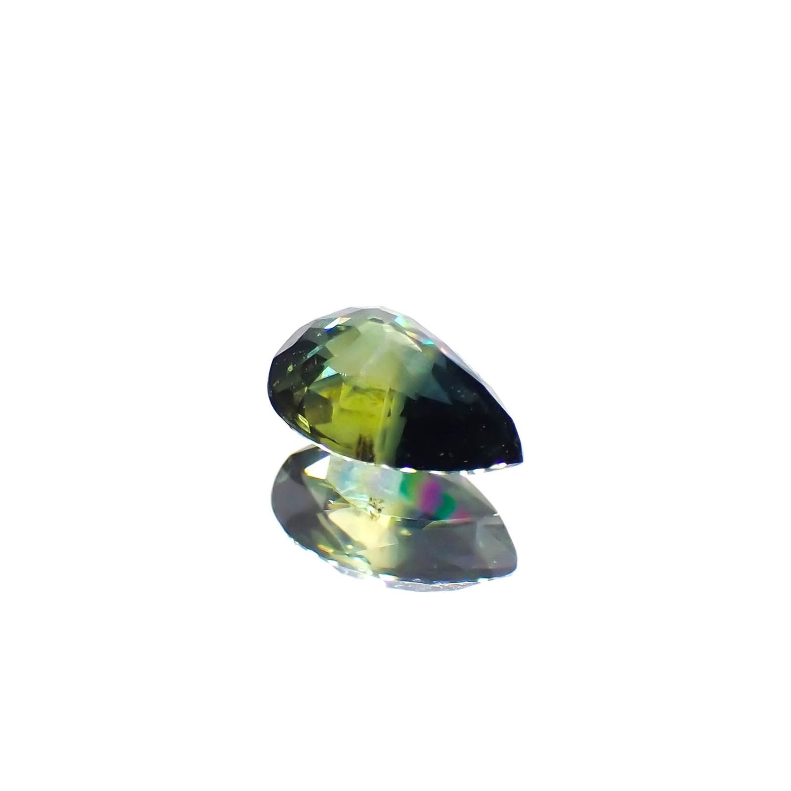 バイカラーサファイア(宝石名サファイア)マダガスカル/オーストラリア産 0.46ct 識別済[250114842]5.8x3.8mm前後