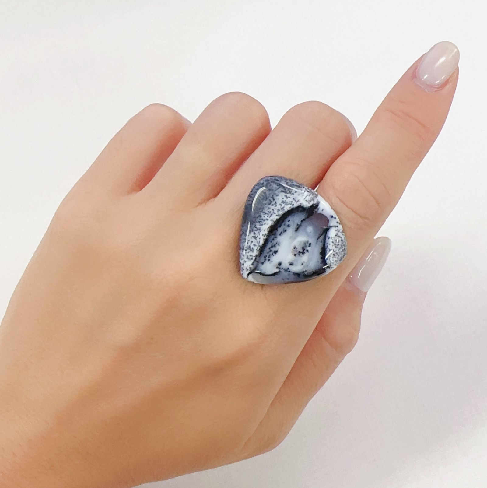 デンドリチックオパール ブラジル産 24.22ct[230722772]25.5x26.3mm前後