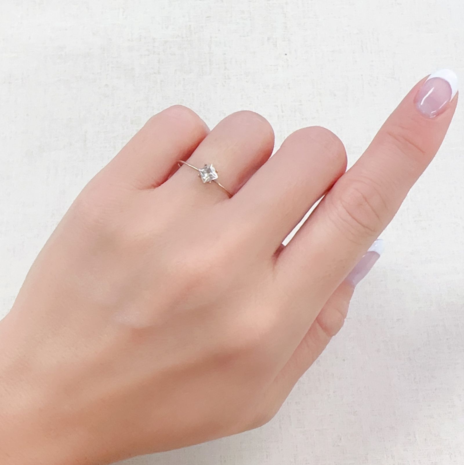 ◇プリンセスカット◇シャンパンカラージルコン(宝石名ジルコン)スリランカ/カンボジア産 0.51ct 識別済[230722982]4x4mm前後