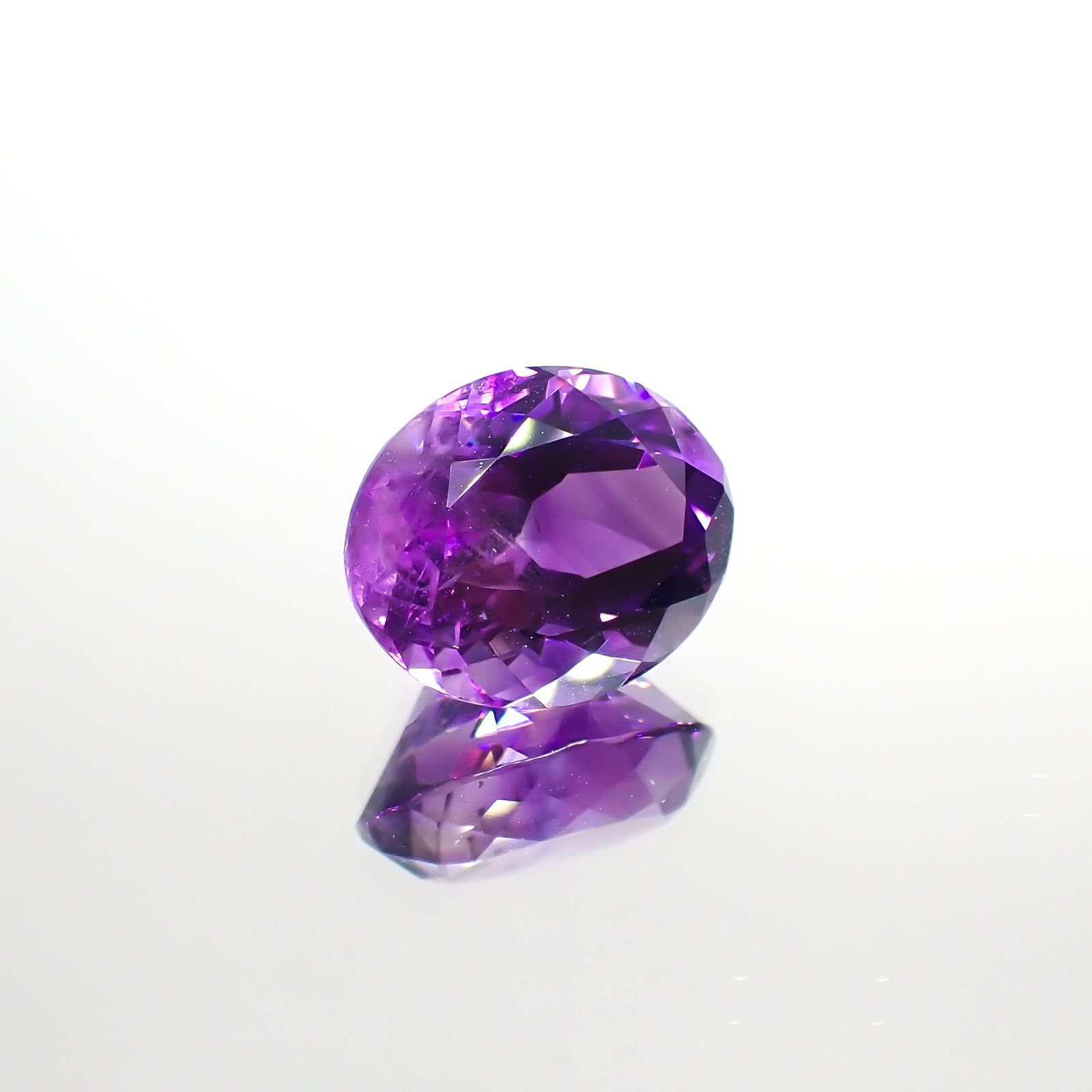 カラーシフトアメジスト(宝石名アメシスト)ブラジル/ウルグアイ産 7.61ct 識別済[220113968]13.9x11.5mm前後
