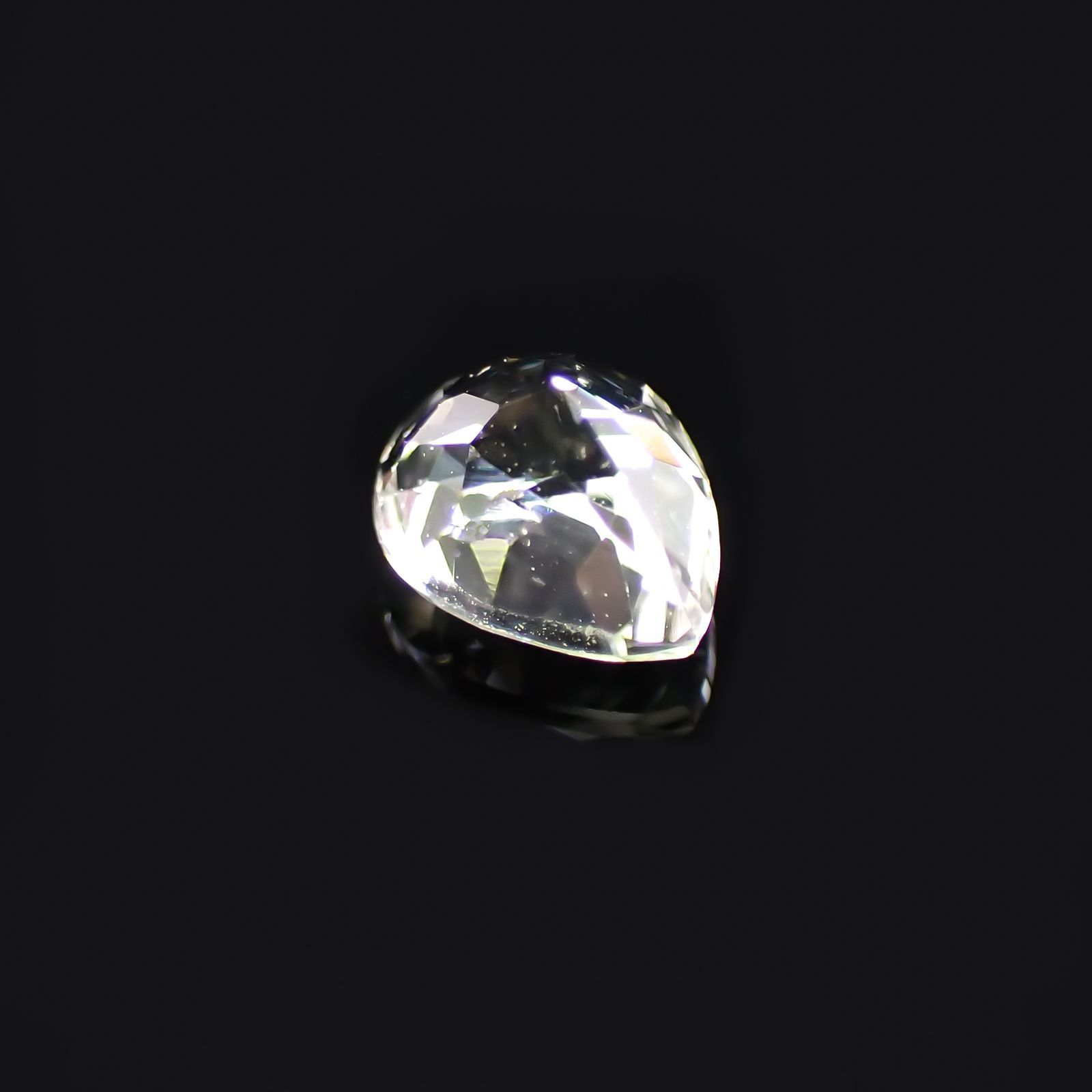 リューコガーネット(宝石名ホワイト グロッシュラー・ガーネット) ビルマ産 0.35ct 識別済[210510772]4.6×3.7mm前後