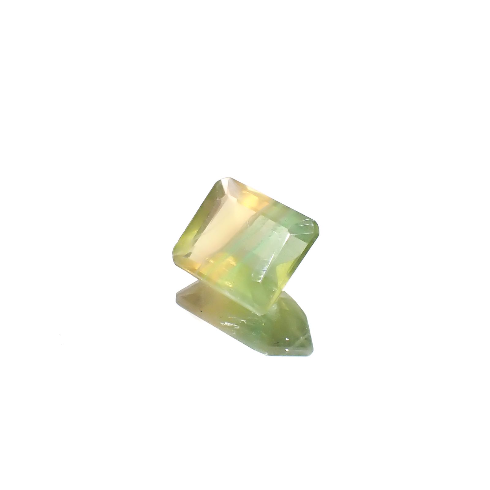 バイカラーフローライト フルオレッセンス ブラジル産 5.51ct[240928911]11x8.9mm前後