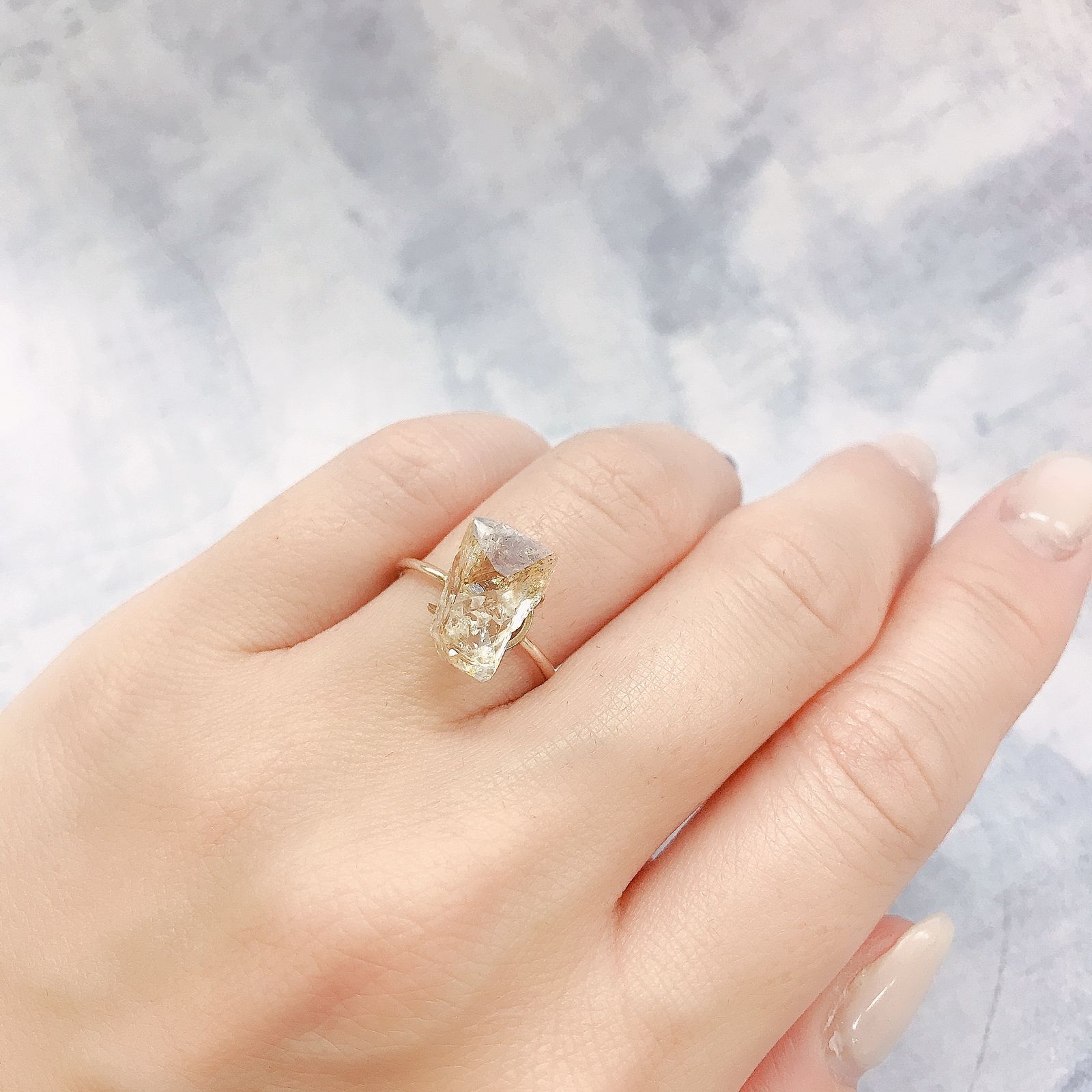 オイルインクォーツ 原石パキスタン産 4.89ct[220515868]12.2x7.3mm前後