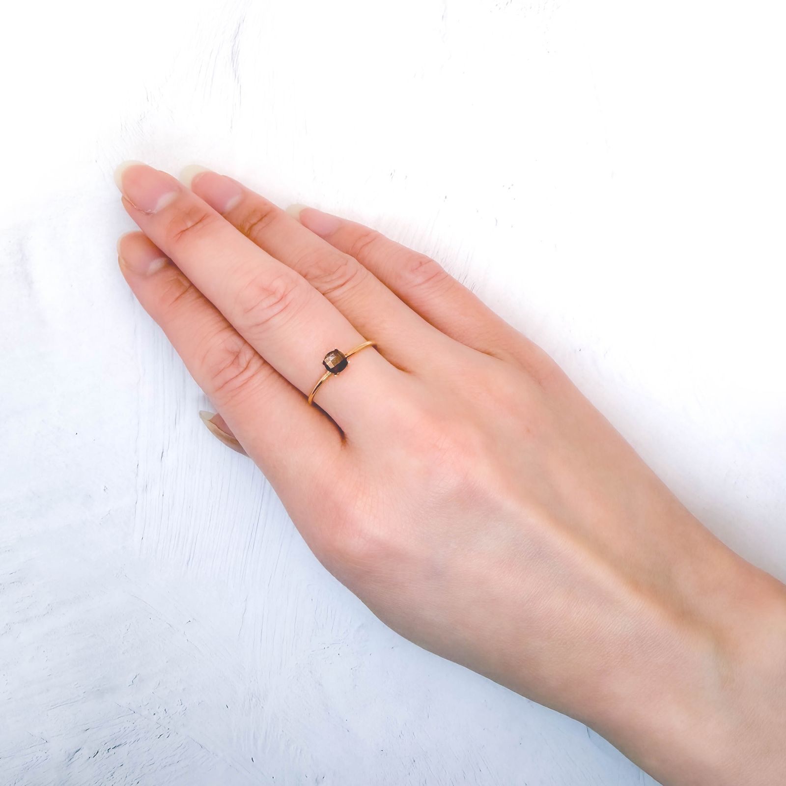 ◇リバーシブル・チェッカーカット◇レインボーガーネット 日本・奈良県産 0.43ct / 4.6x4.6mm前後 [260432085]