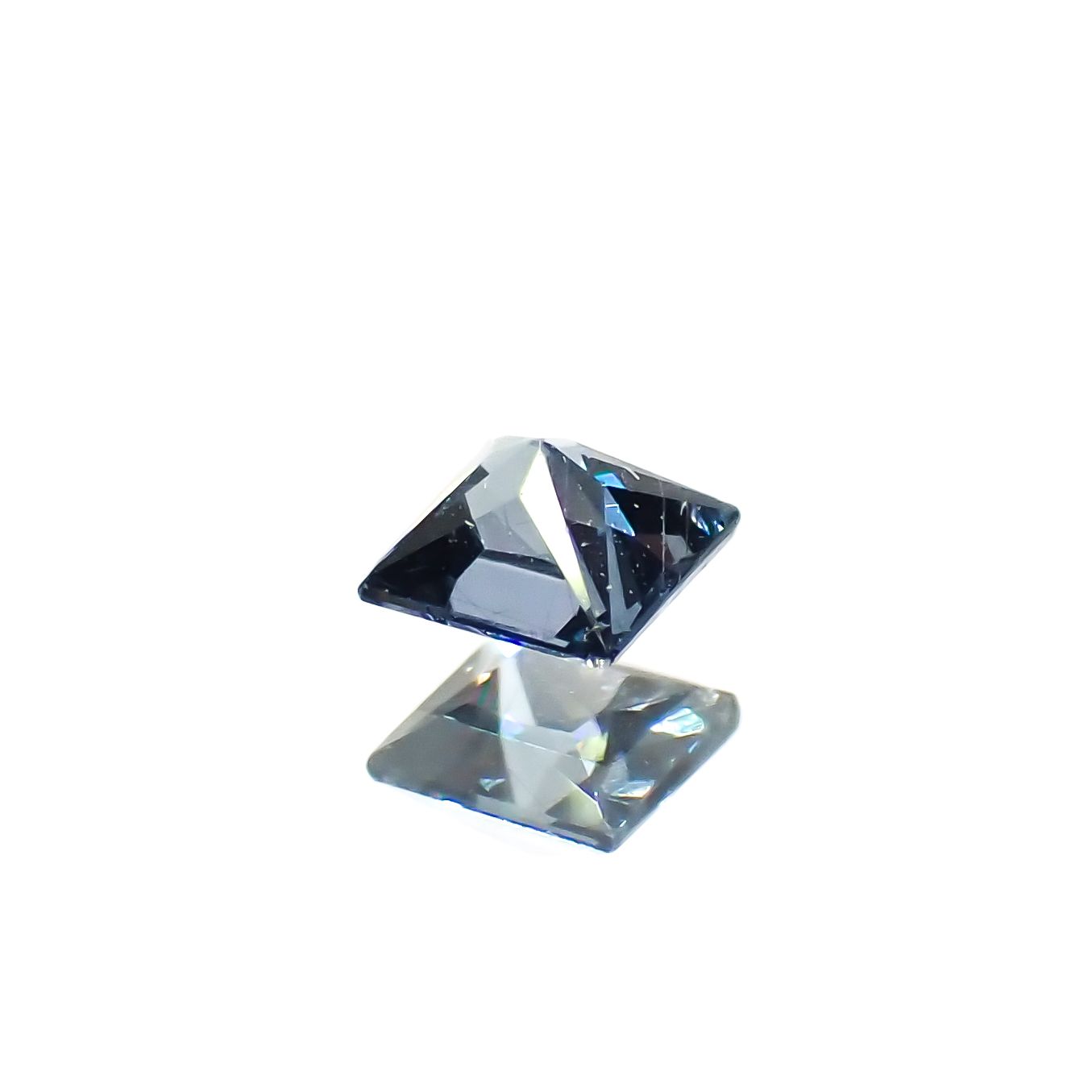 ◇プリンセスカット◇カラーチェンジガーネット アレキタイプ マダガスカル・ベキリー産 0.13ct[230522181]2.7x2.6mm前後