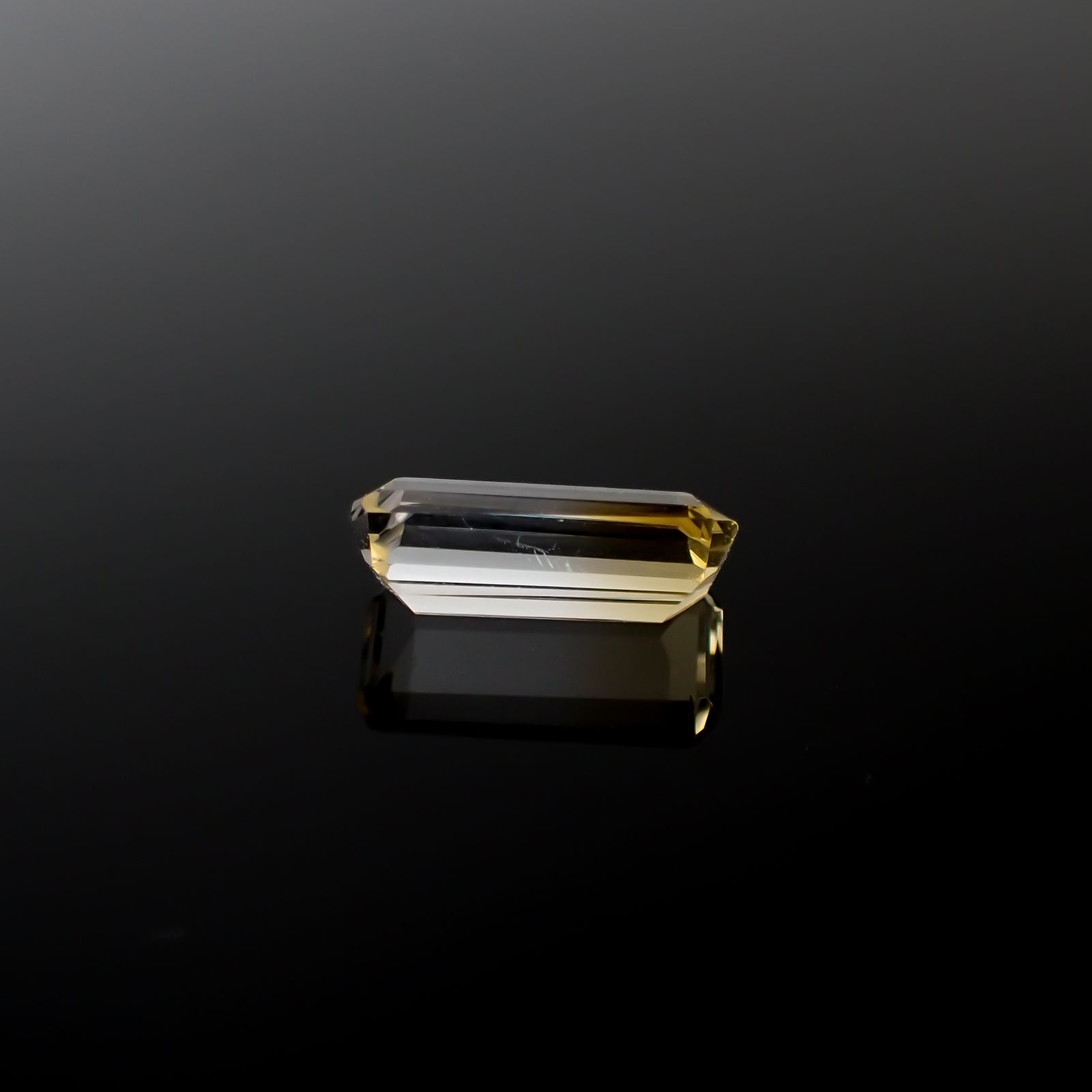 バイカラーシトリン ブラジル・ミナスジェライス州産 4.76ct[240326453]15x7.3mm前後
