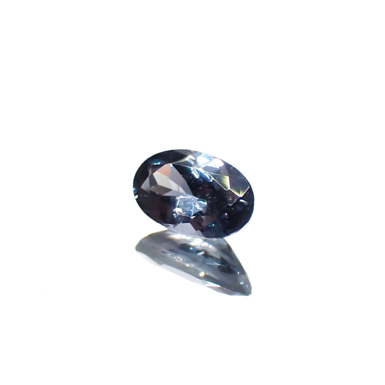 ベキリーブルーガーネット（カラーチェンジガーネット アレキタイプ） マダガスカル・ベキリー産 0.30ct[230923545]5.1x3.1mm前後