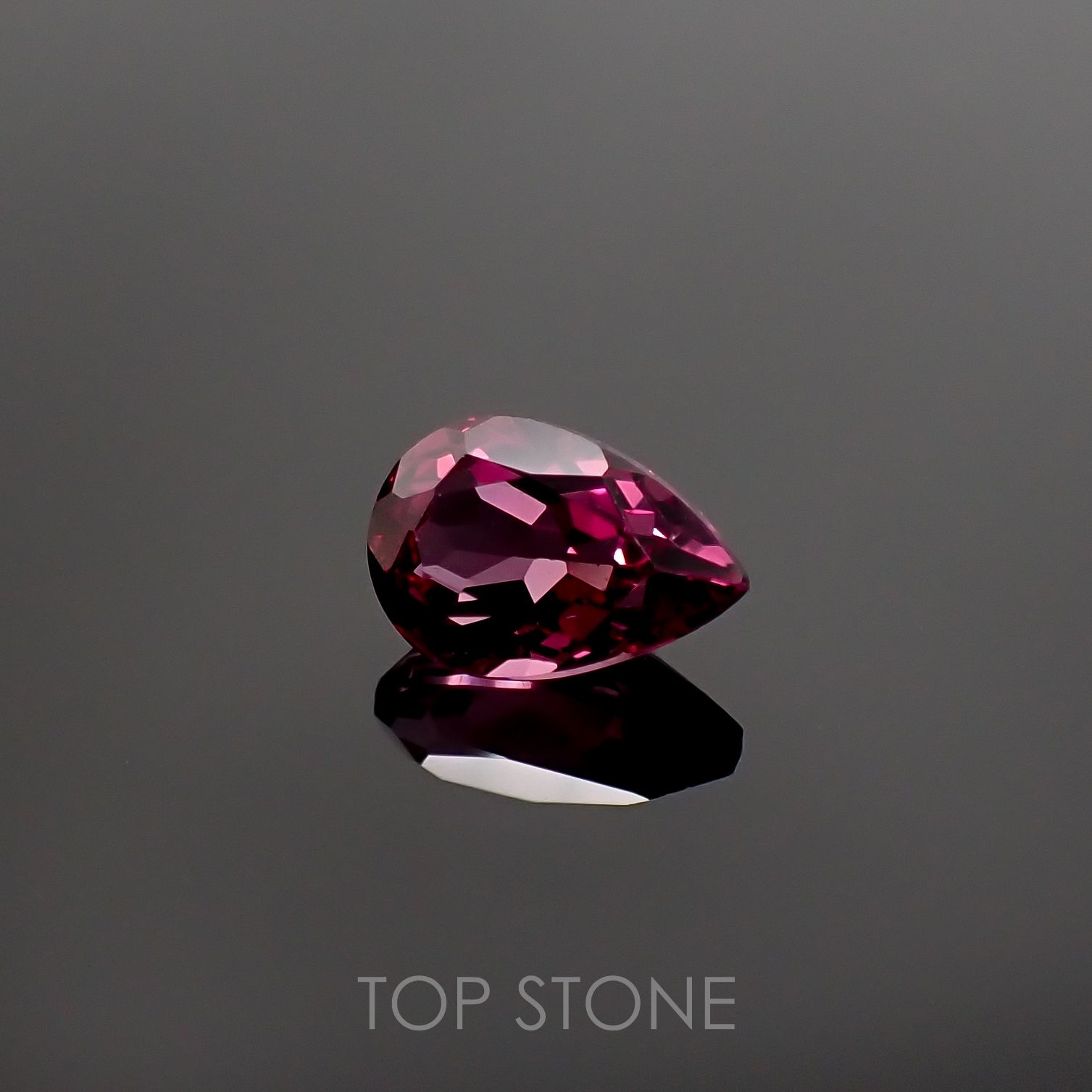 マラヤガーネット(宝石名ガーネット) タンザニア産 1.43ct 識別済[210711609]8.1×5.5mm前後