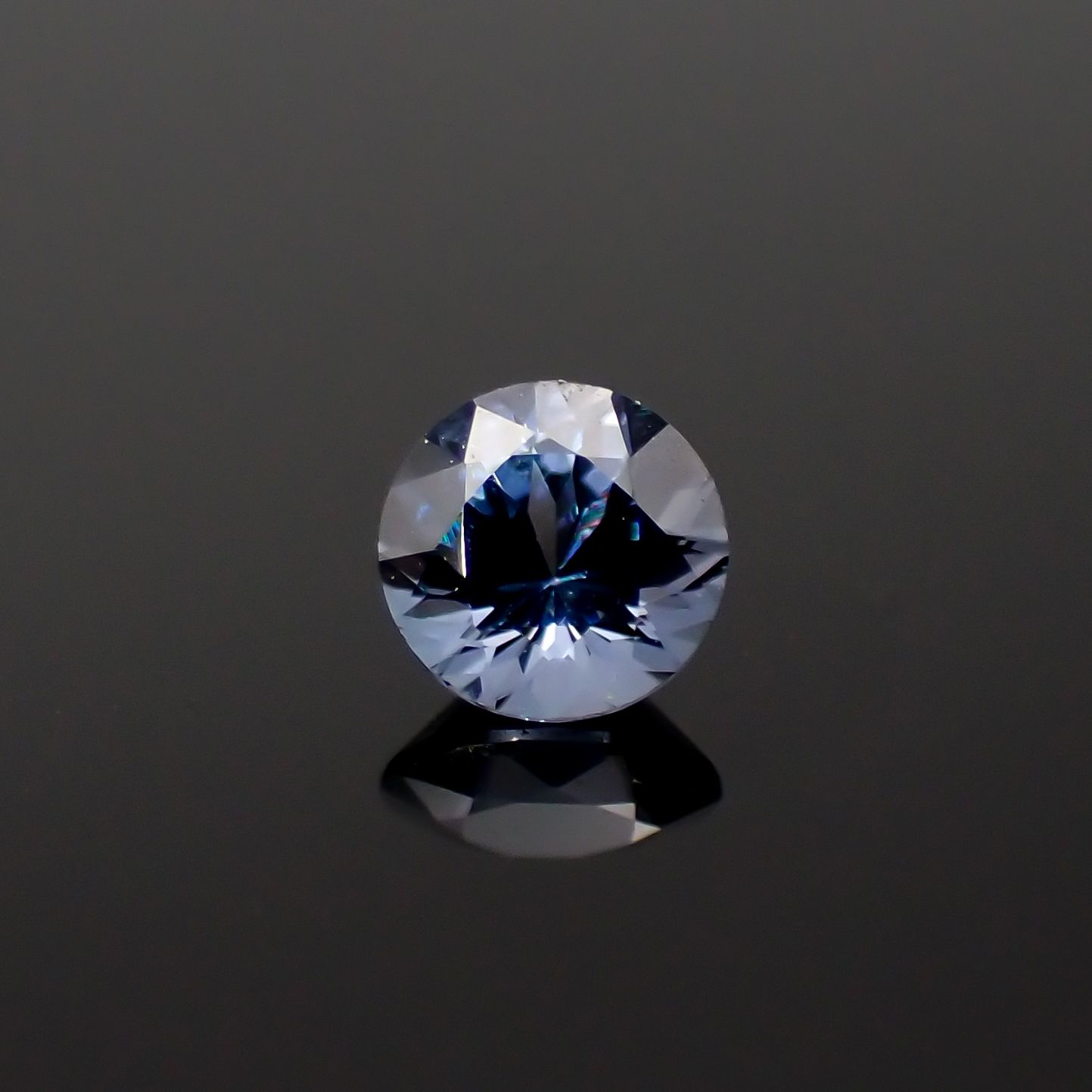 グレイッシュブルースピネル(宝石名スピネル)ビルマ/マダガスカル産 0.26ct[230722672]3.9x3.9mm前後