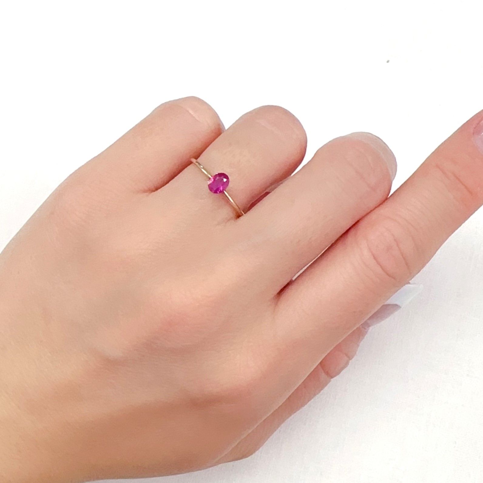 ルビー ビルマ/モザンビーク産 0.32ct[231225036]4.9x3.7mm前後