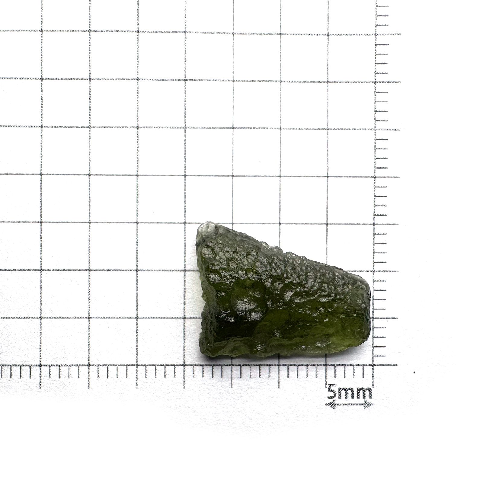 モルダバイト 原石 発見地：旧チェコスロバキア 5.77ct [241029291]18.1x13.8mm前後