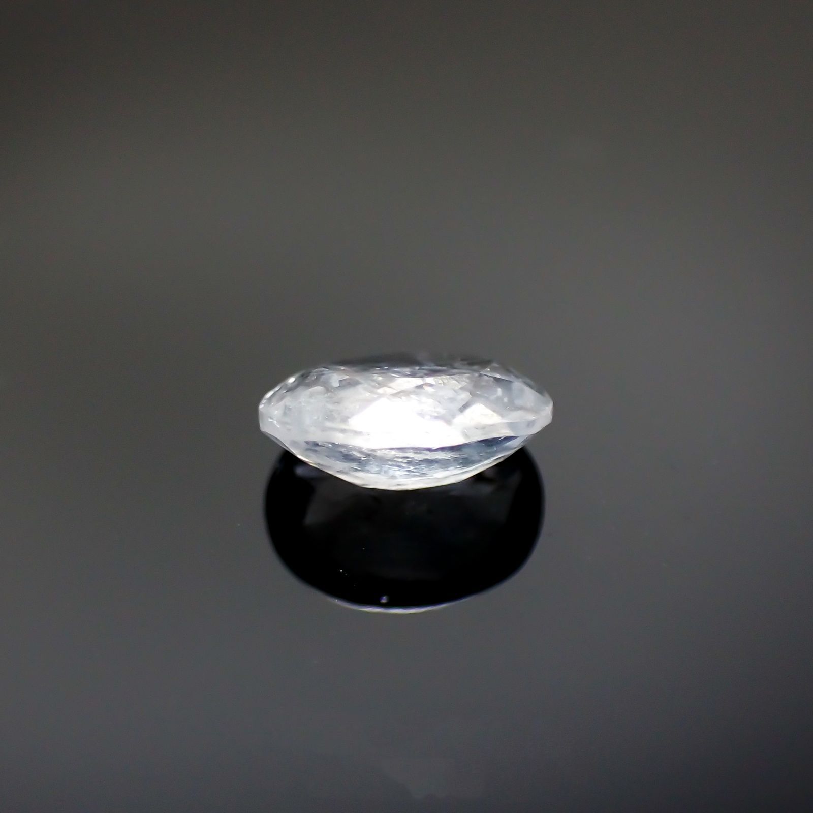 ユークレース(宝石名ユークレース) ブラジル産 0.497ct ソ付(彩珠)[20052396]5.9×4.4mm前後