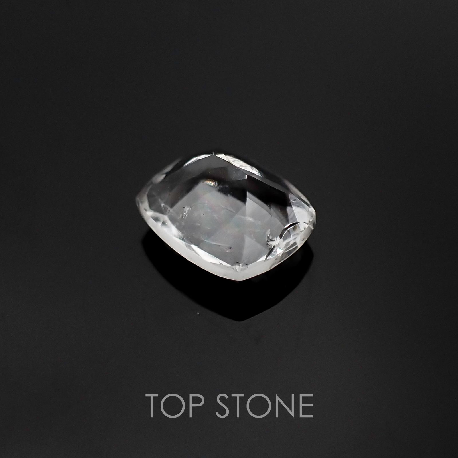 ハイアライトオパール メキシコ産 ルース 0.79ct[20106360]6.9×5.8mm前後