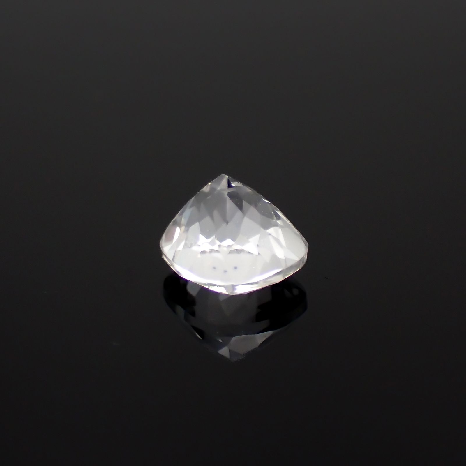 フェナカイト(宝石名フェナカイト)ブラジル産 1.23ct 識別済[230923394]6.6x5.9mm前後