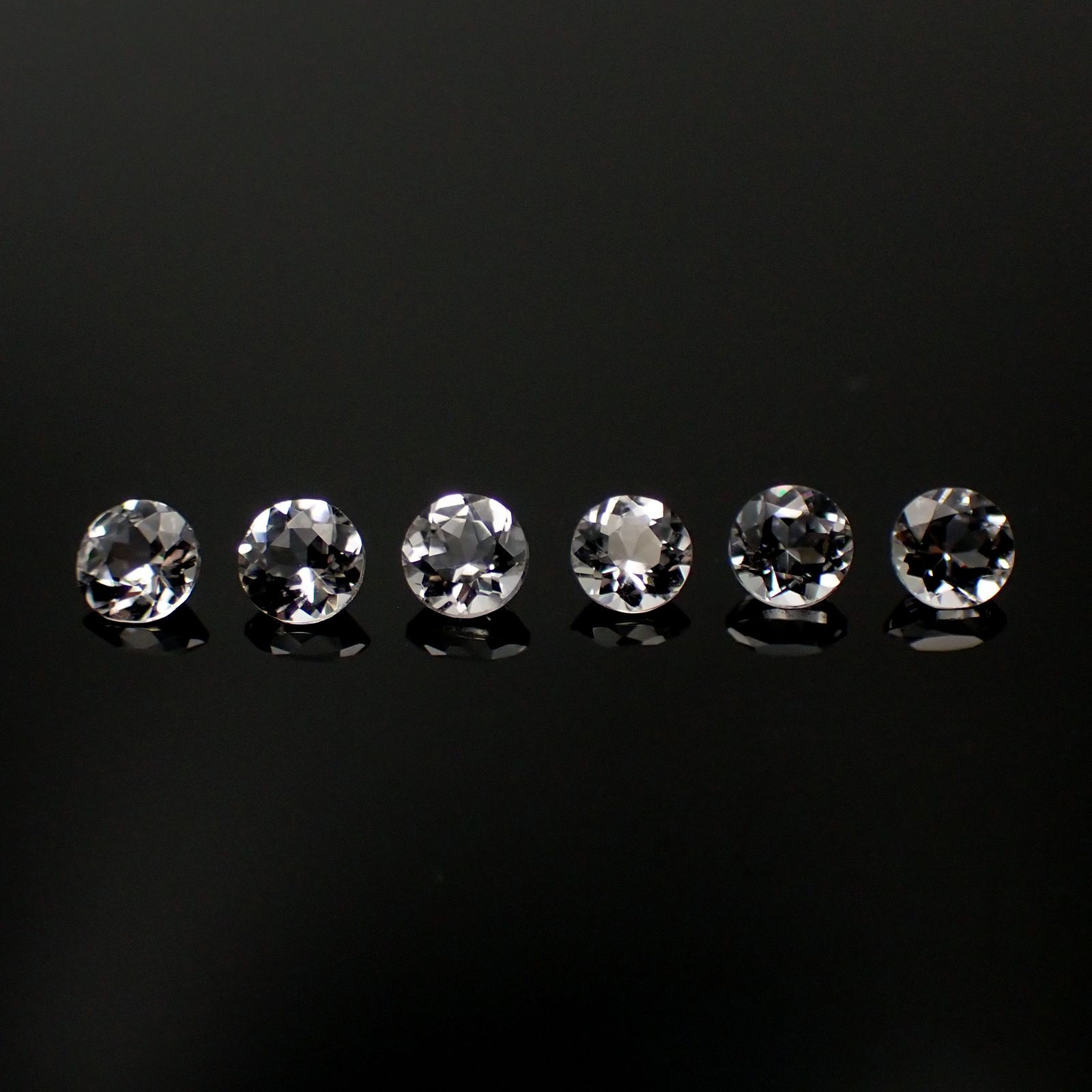 <ランダムセレクト1個販売> ダンビュライト(宝石名ダンブライト)メキシコ産 約0.10-0.12ct 識別済[230722582-PAC]3x3mm前後