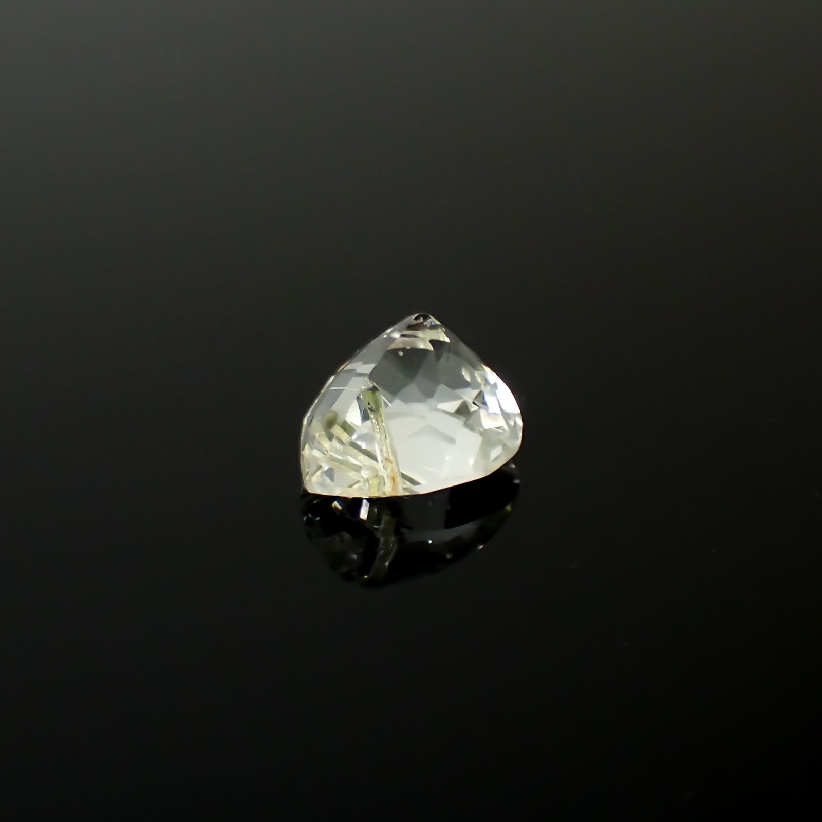 アパタイトイントパーズ(宝石名アパタイト イン トパーズ)ブラジル産 15.74ct 識別済[240225927]16.2x13.8mm前後